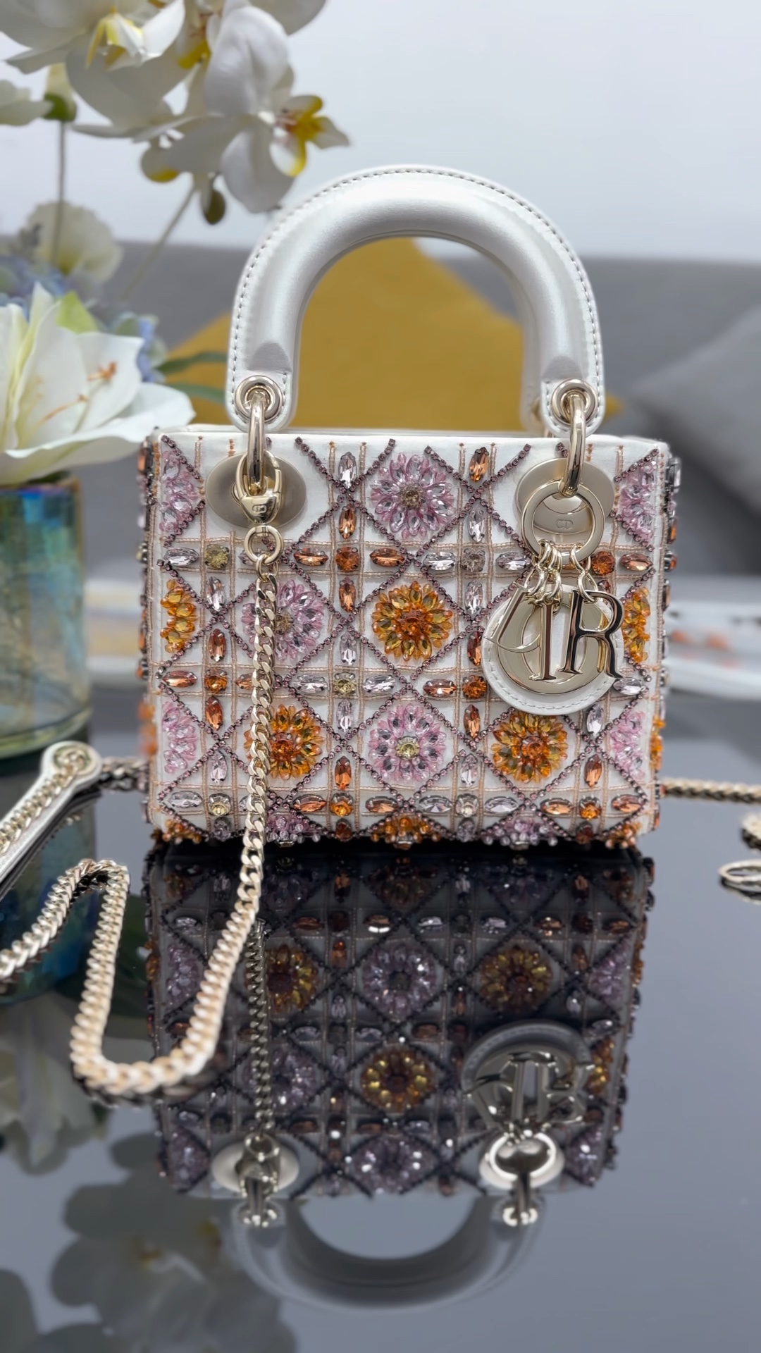 ❤️ Tres compartimentos bordados blanco con diamantes rosas, edición limitada