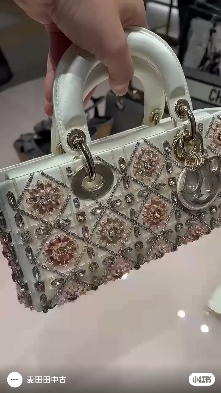 ❤️Nuevo modelo horizontal con diamantes blancos y rosados, video de la boutique