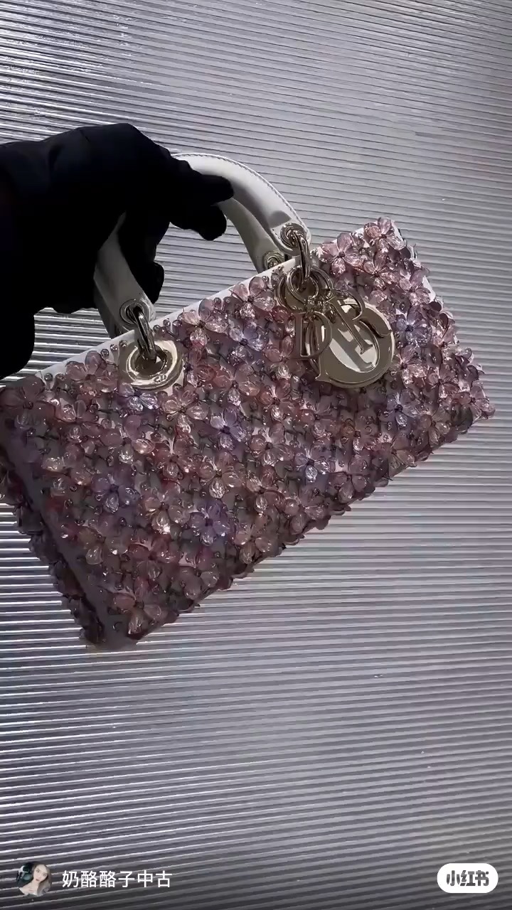 ❤️Nuevo estilo D-joy 26cm con bordado de flores y cuentas rosas, video del mostrador de ladrillos