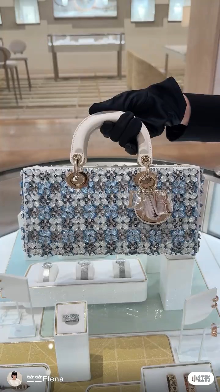 ❤️Nuevo estilo D-joy 26cm con bordado de flores y cuentas azules, video del mostrador de ladrillos
