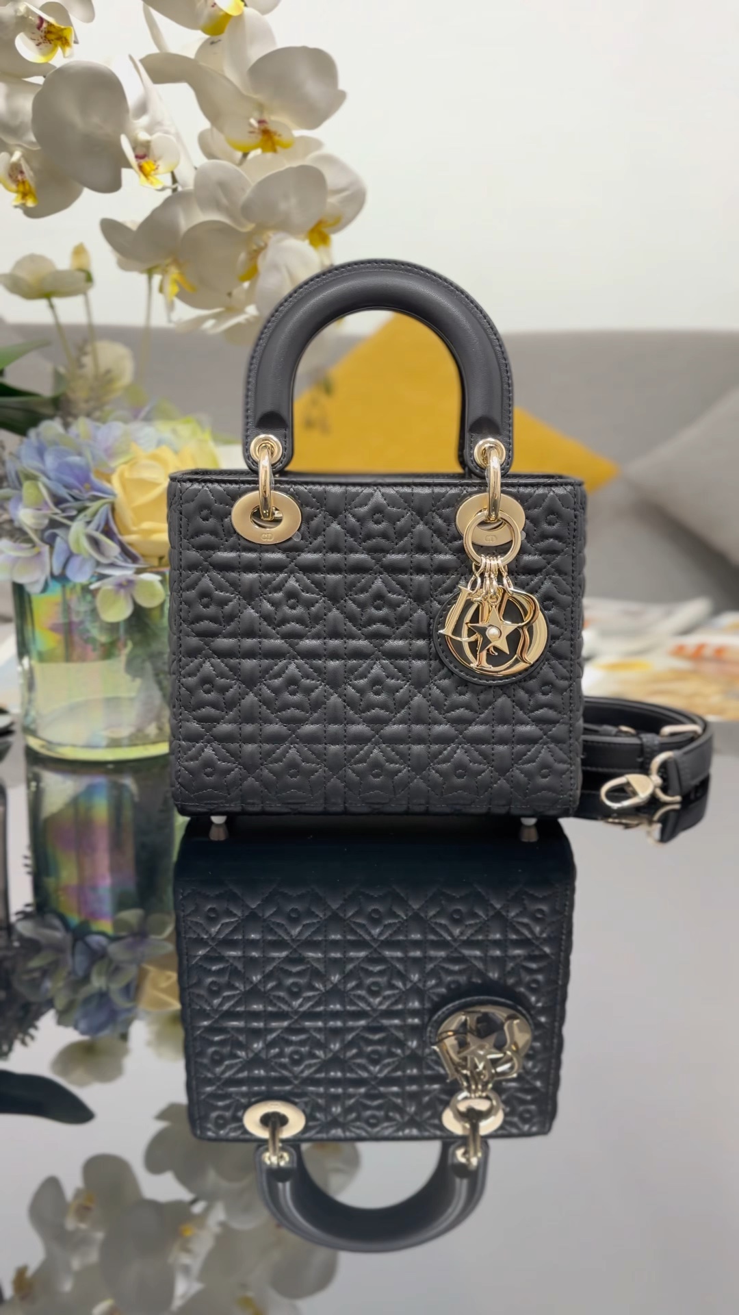 ❤️Nuevo modelo, estrella de la suerte de piel de oveja de cuatro cuadros negra, lista para la venta