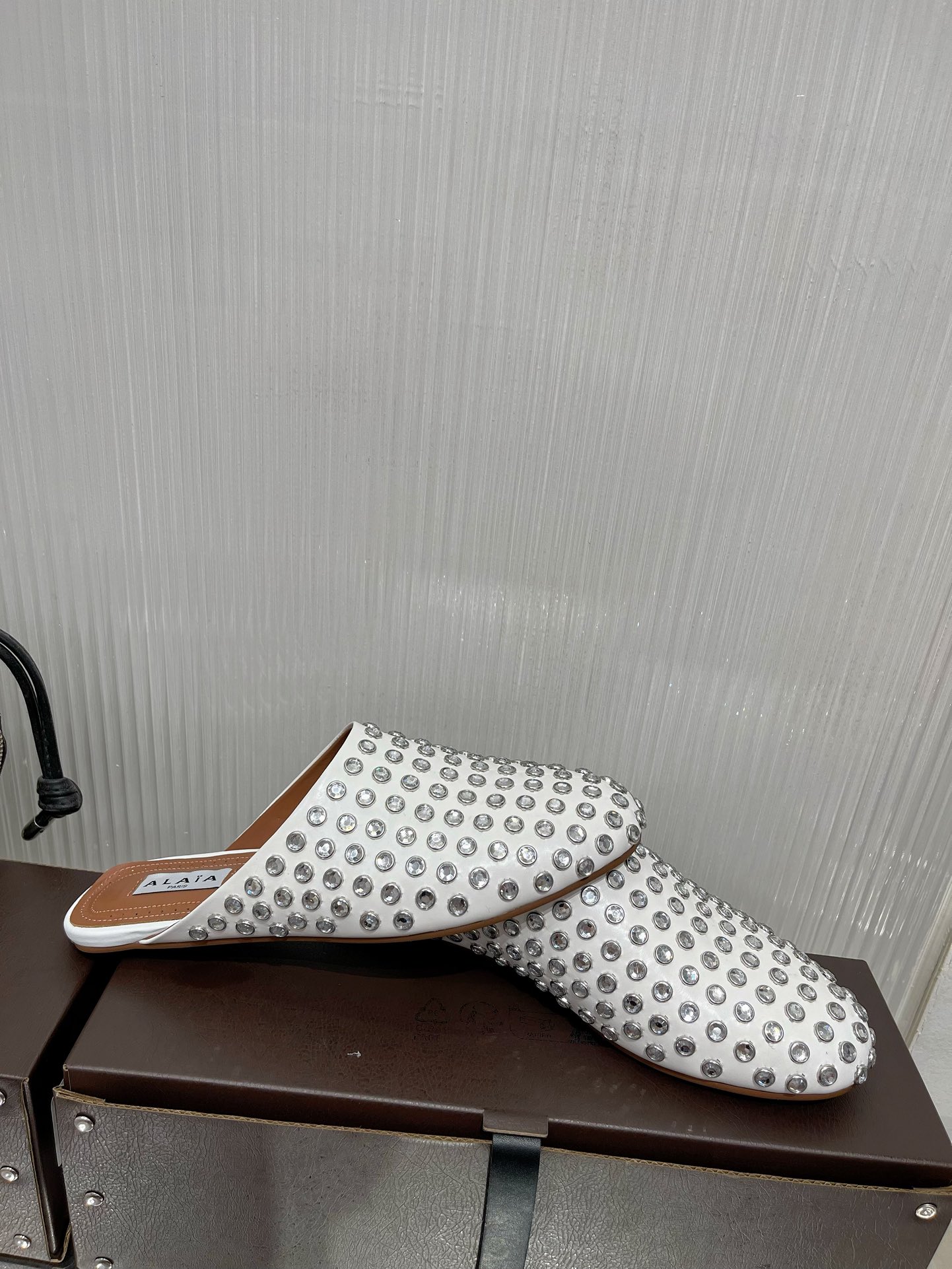 Alaia Ballet Flats: Stylish and Comfortable Sheepskin Shoes with Rubber Sole - 图片 7