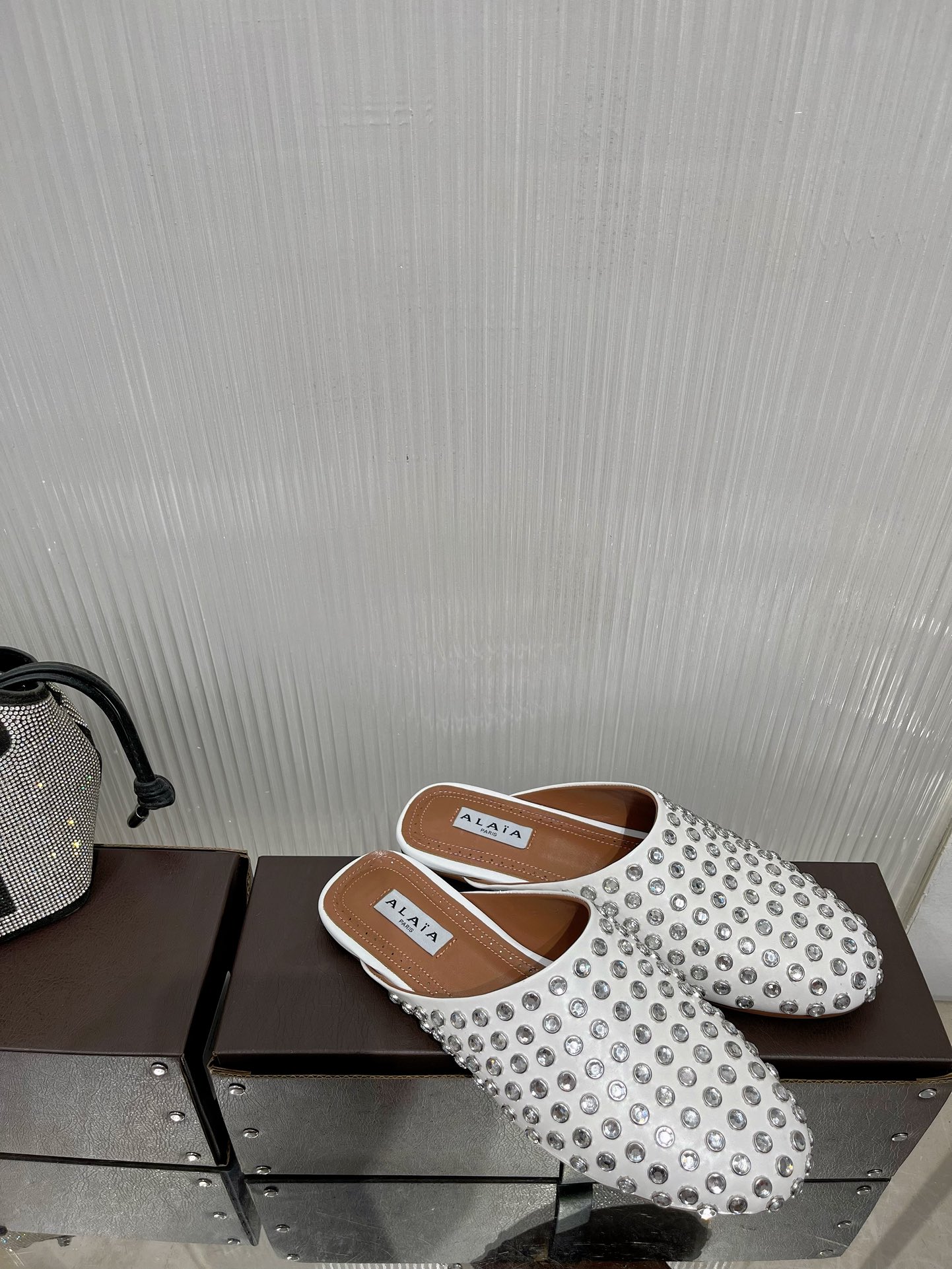 Alaia Ballet Flats: Stylish and Comfortable Sheepskin Shoes with Rubber Sole - 图片 3