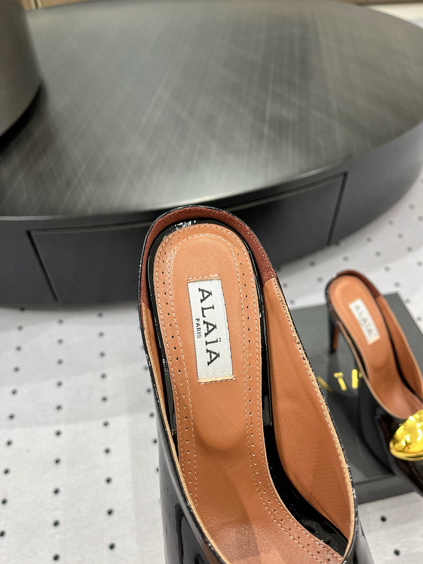 Alaïa Elegant Leather Mules with Golden Embellishment - High Heel 4 i1717061324 1583 4