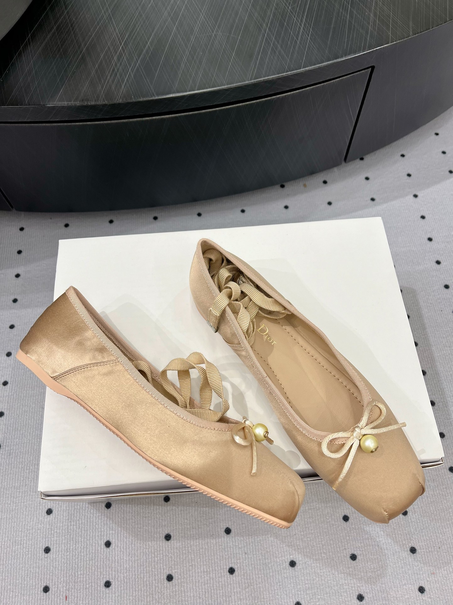 Dior 24FW Women's Silk Ballet Flats with Ribbon Detail - Elegant Comfort 10 i1719211512 6820 4