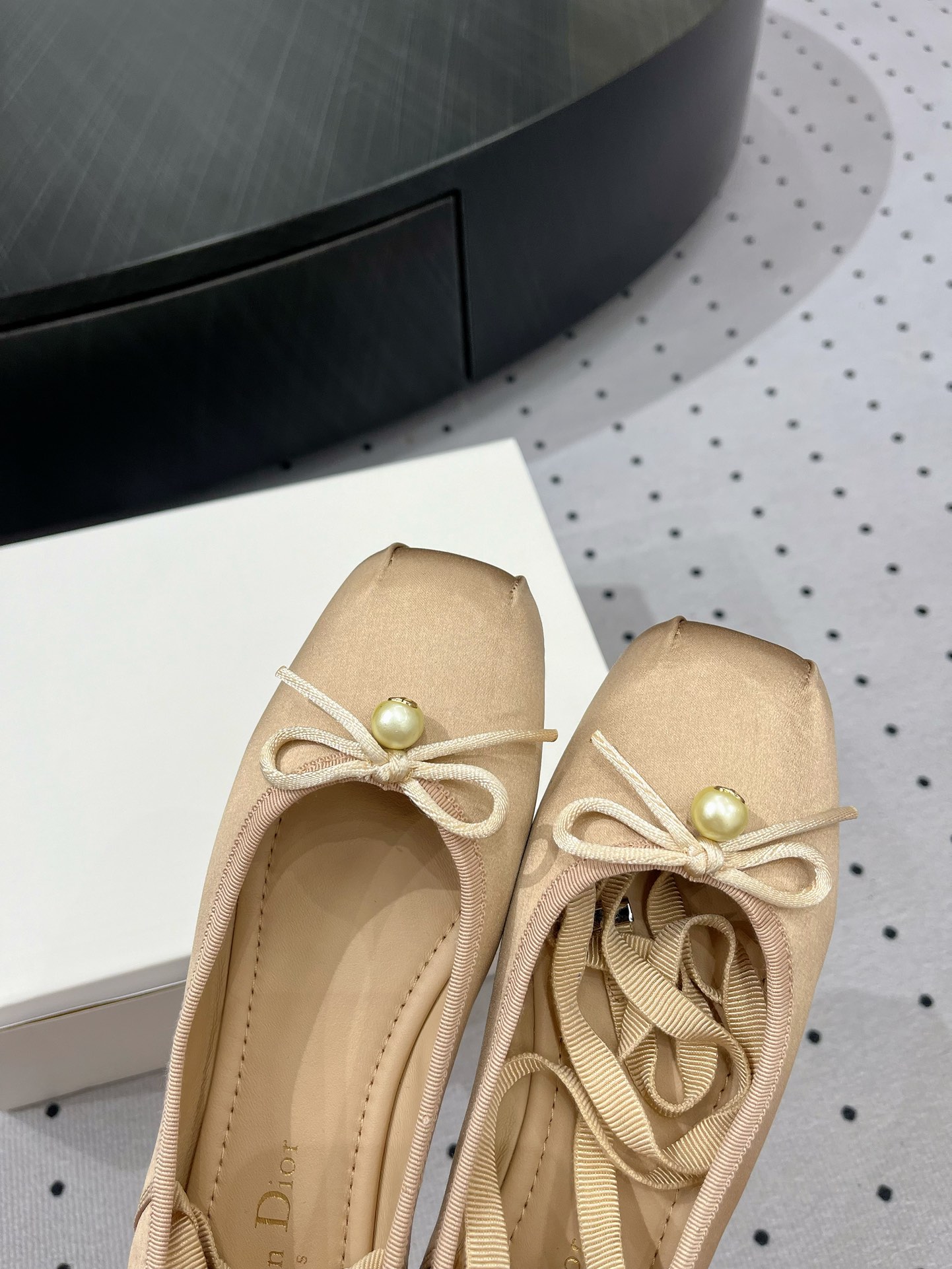 Dior 24FW Women's Silk Ballet Flats with Ribbon Detail - Elegant Comfort 4 i1719211512 9953 3