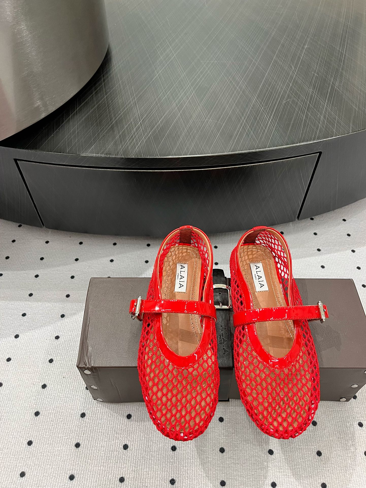 “Alaia Ballet Shoes: Comfortable Luxury with Sheepskin Lining and Rubber Sole”