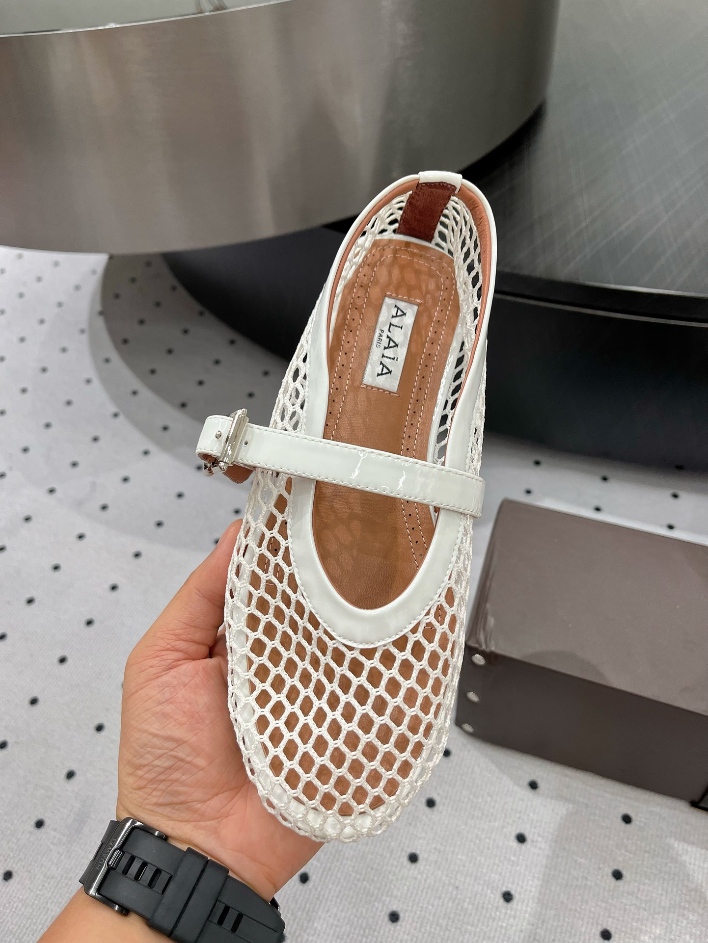 “Alaia Ballet Shoes: Stylish, Comfortable, and High-Quality with Sheepskin Lining” - 图片 6
