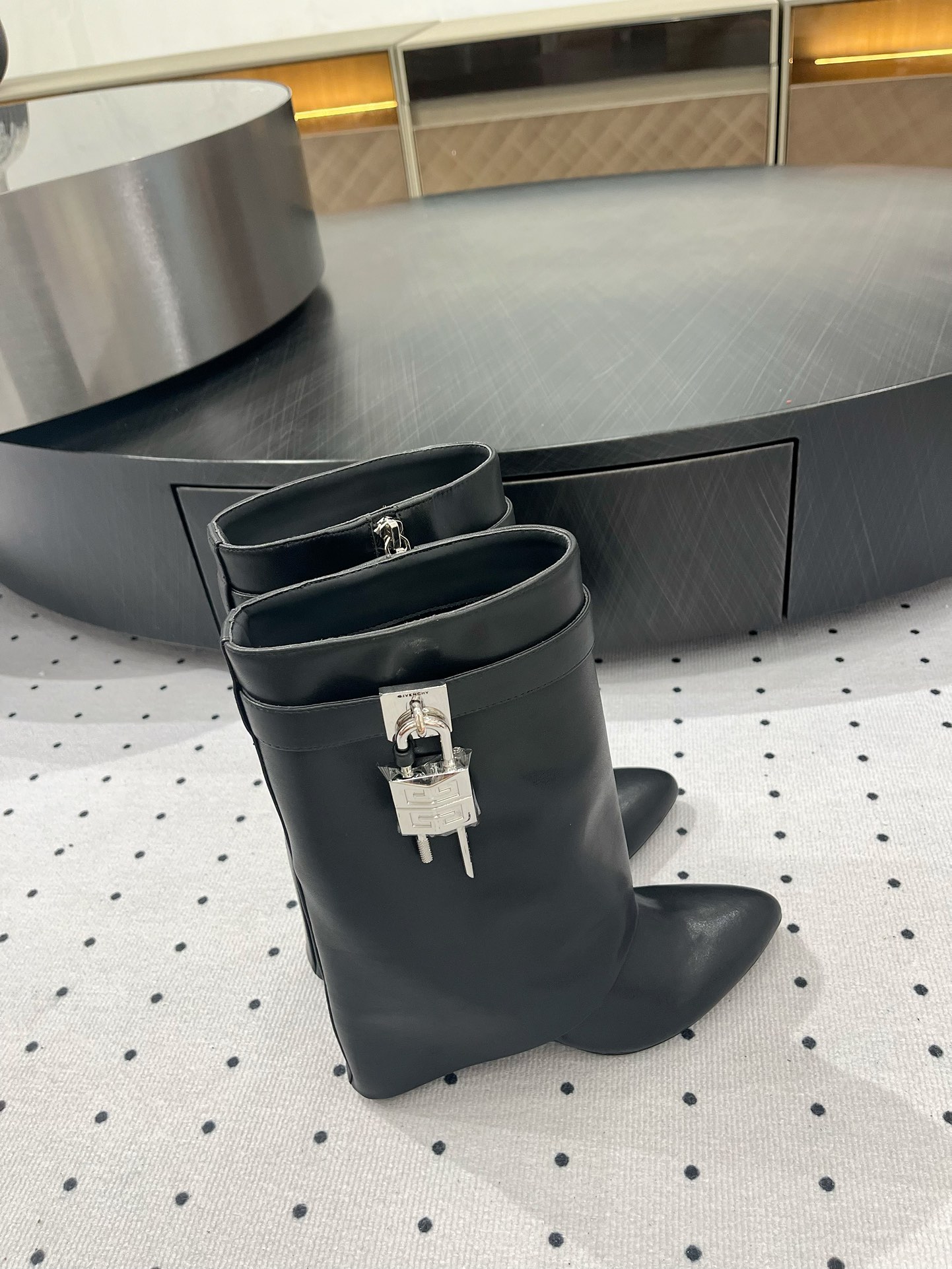 [Givenchy Women