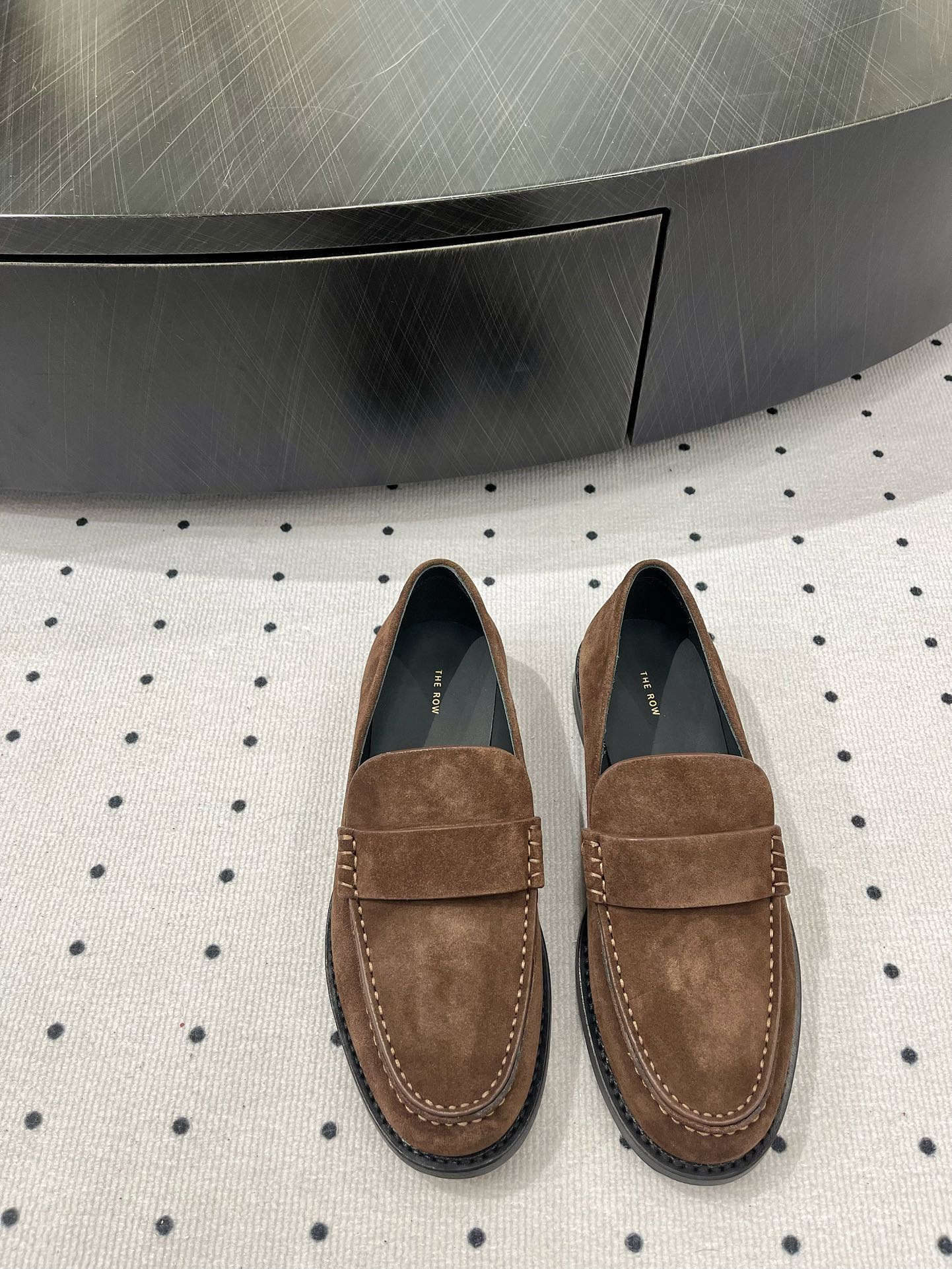 NO:234306,Brand new style ★Fabric, cow fleece, inner, sheepskin, sole, cowhide, elegant style, create a different feeling, heel height 2.5 cm, counter packaging, simple and elegant style!  Top show bdetails in the market ———————————— ⊿size. ｜35-40 (40 41 custom-made non-return and exchange), leather shoes, cowhide, sheepskin19860909全新款式 ★面料 牛反绒 内里 羊皮 鞋底 牛皮 优雅风格 创造不一样的感觉 跟高 2.5 cm 专柜包装 简约气质款式！ 市场顶级 show bdetails ————————————  ⊿size. ｜35-40（40 41 定制不退换),皮鞋,cowhide,sheepskin,Women's Shoes