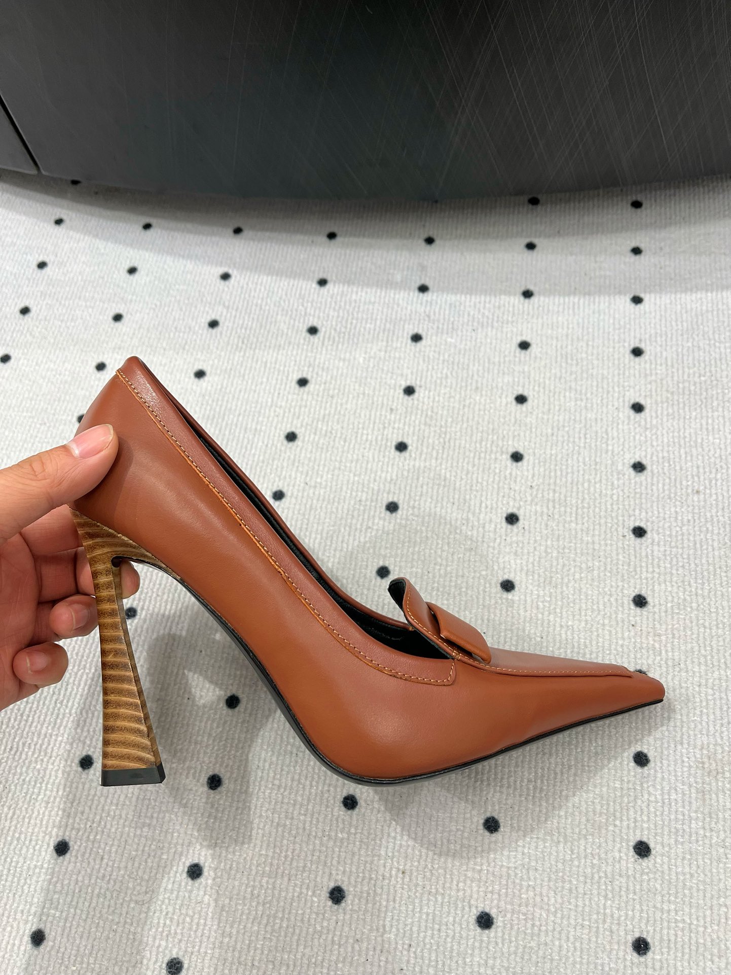 Saint Laurent 𝑺𝒂𝒊𝒏 𝑳𝒂𝒖𝒓𝒆𝒏 𝟐5𝑭𝑾 早春新品