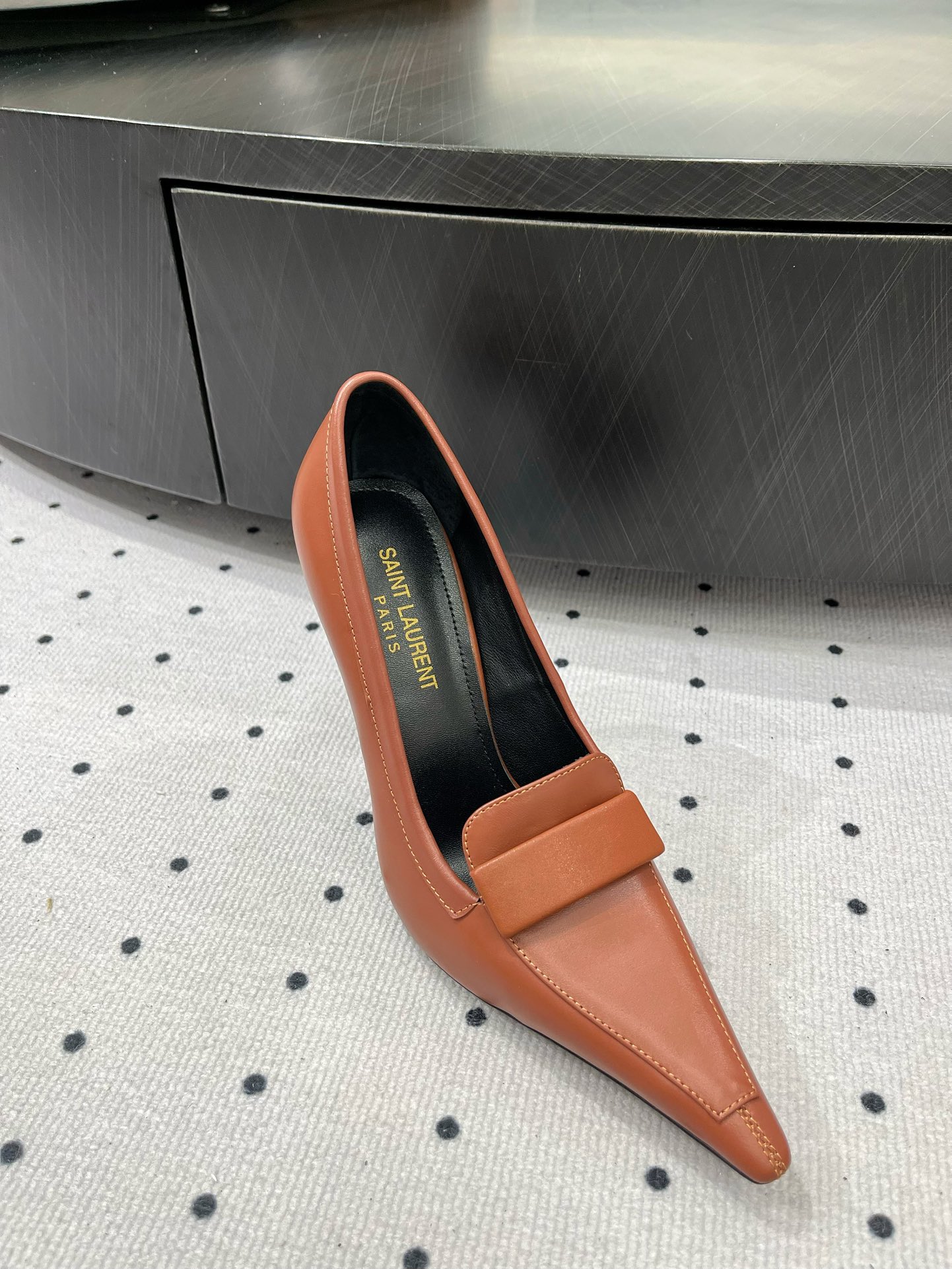 Saint Laurent 𝑺𝒂𝒊𝒏 𝑳𝒂𝒖𝒓𝒆𝒏 𝟐5𝑭𝑾 早春新品