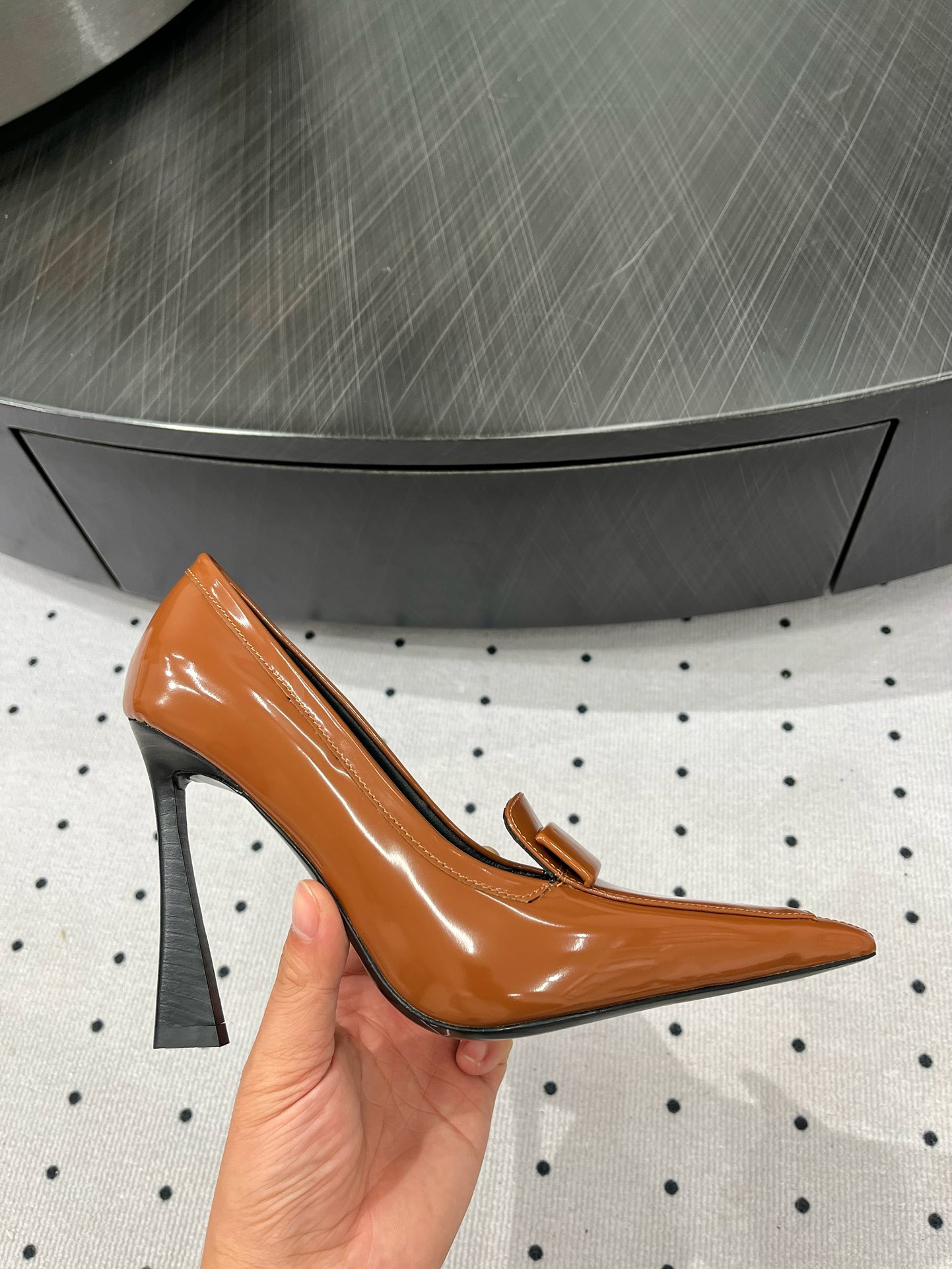 Saint Laurent 𝑺𝒂𝒊𝒏 𝑳𝒂𝒖𝒓𝒆𝒏 𝟐5𝑭𝑾 早春新品