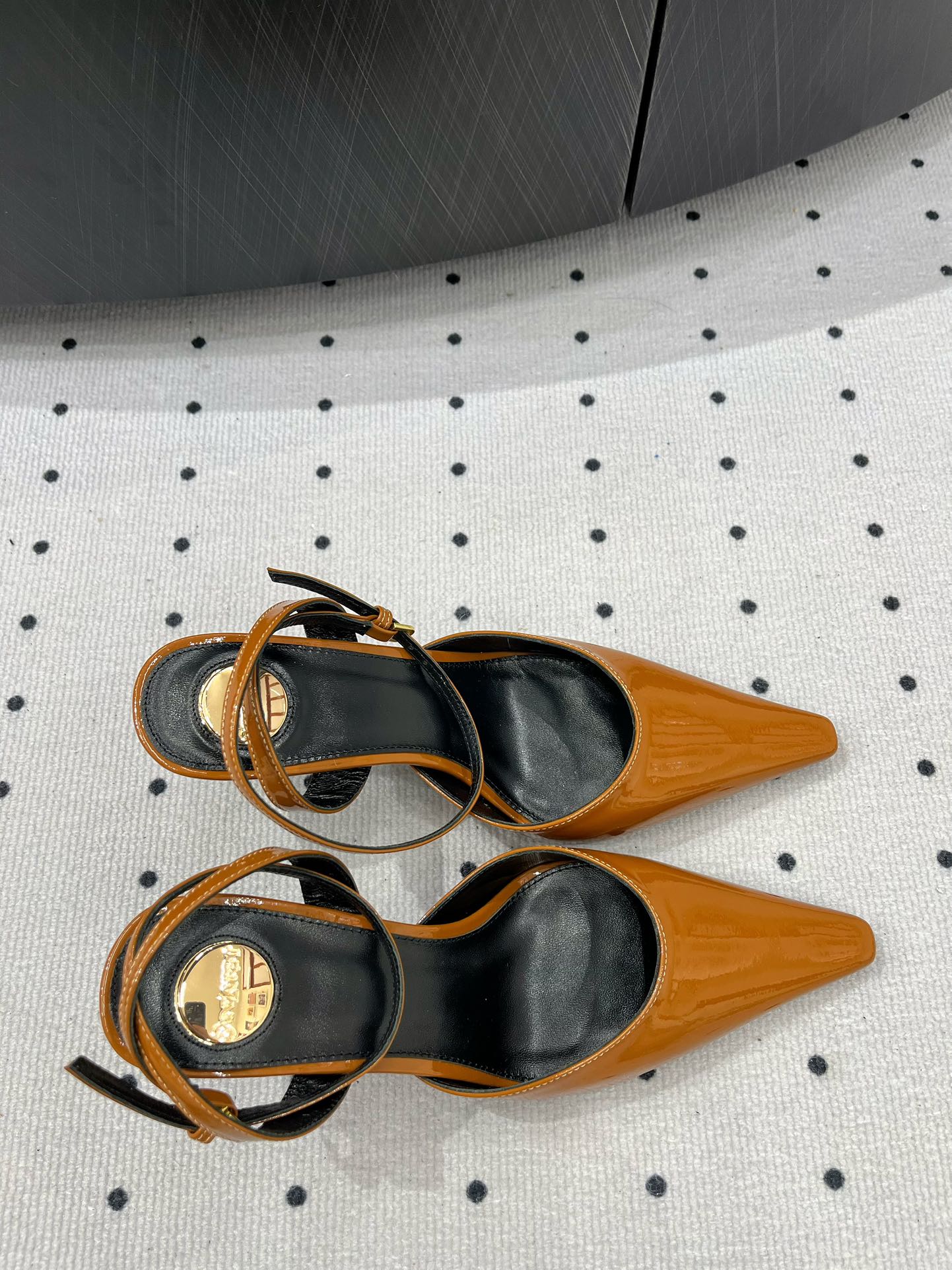 Saint Laurent 一口价 𝑺𝒂𝒊𝒏 𝑳𝒂𝒖𝒓𝒆𝒏 𝟐5𝑭𝑾 早春新品