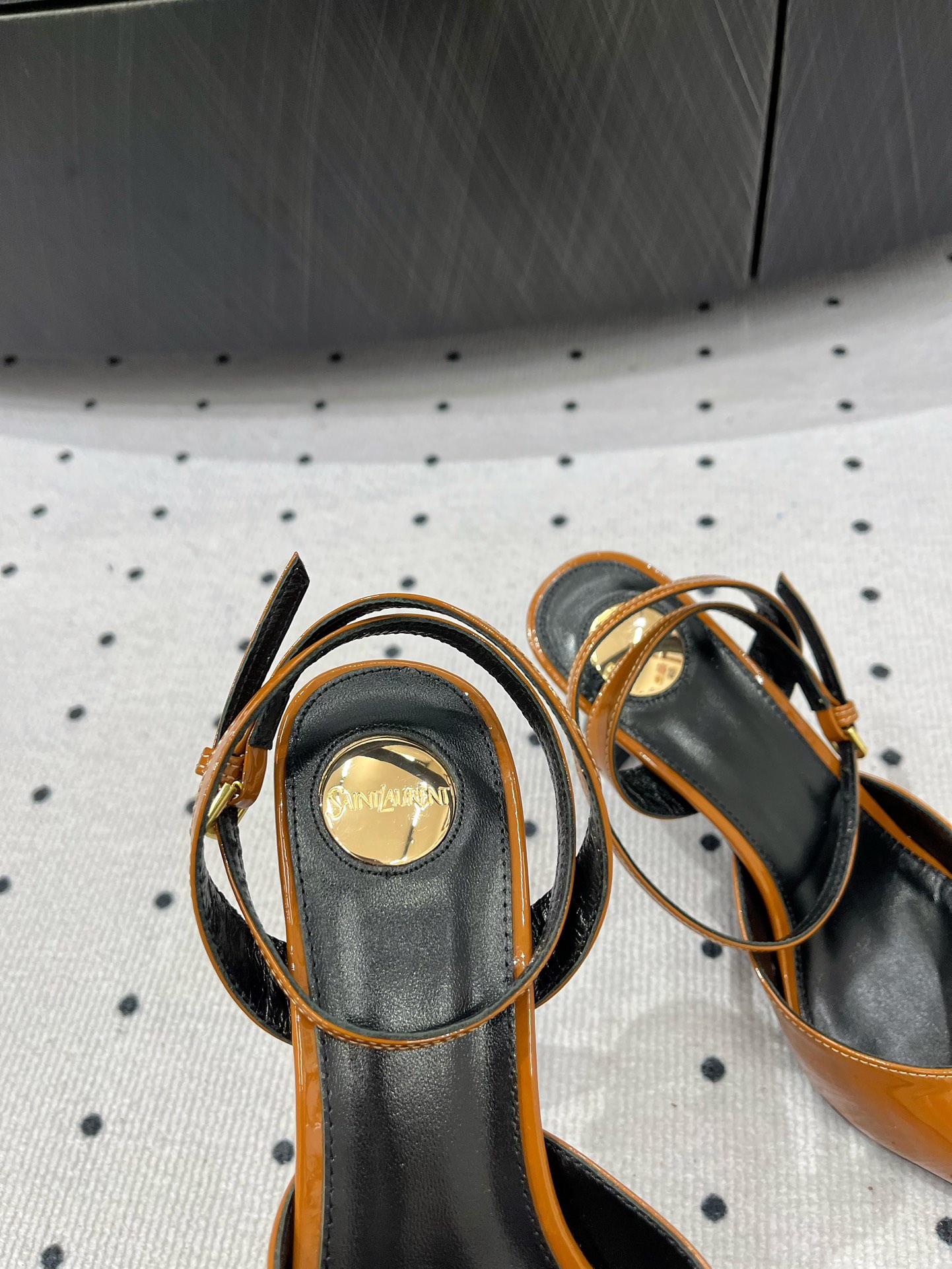 Saint Laurent 一口价 𝑺𝒂𝒊𝒏 𝑳𝒂𝒖𝒓𝒆𝒏 𝟐5𝑭𝑾 早春新品