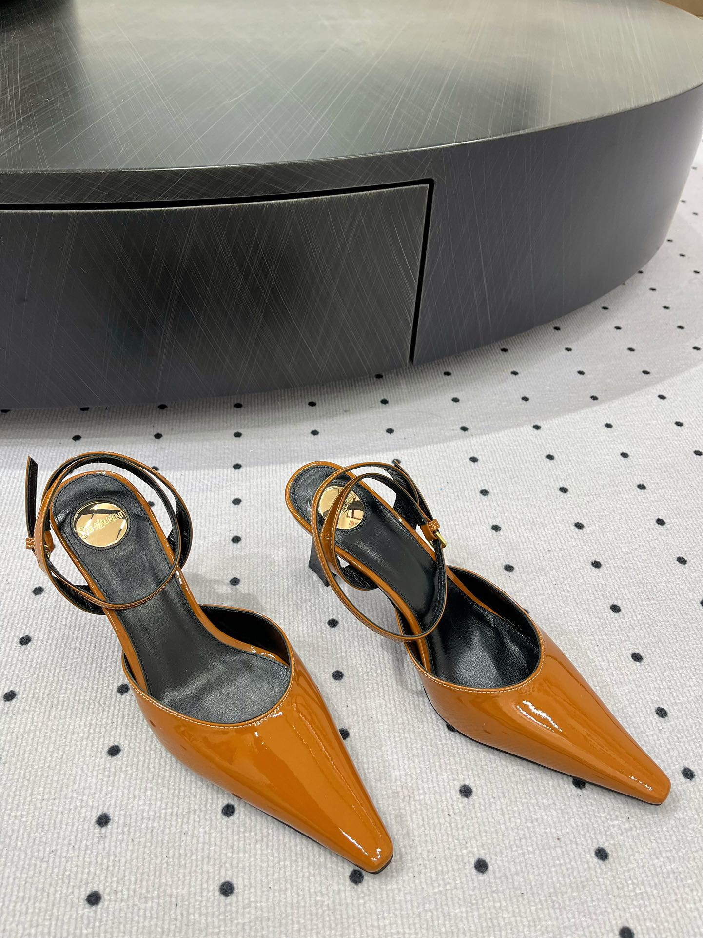 Saint Laurent 一口价 𝑺𝒂𝒊𝒏 𝑳𝒂𝒖𝒓𝒆𝒏 𝟐5𝑭𝑾 早春新品