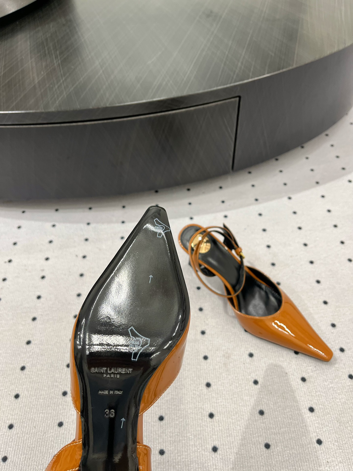 Saint Laurent 一口价 𝑺𝒂𝒊𝒏 𝑳𝒂𝒖𝒓𝒆𝒏 𝟐5𝑭𝑾 早春新品