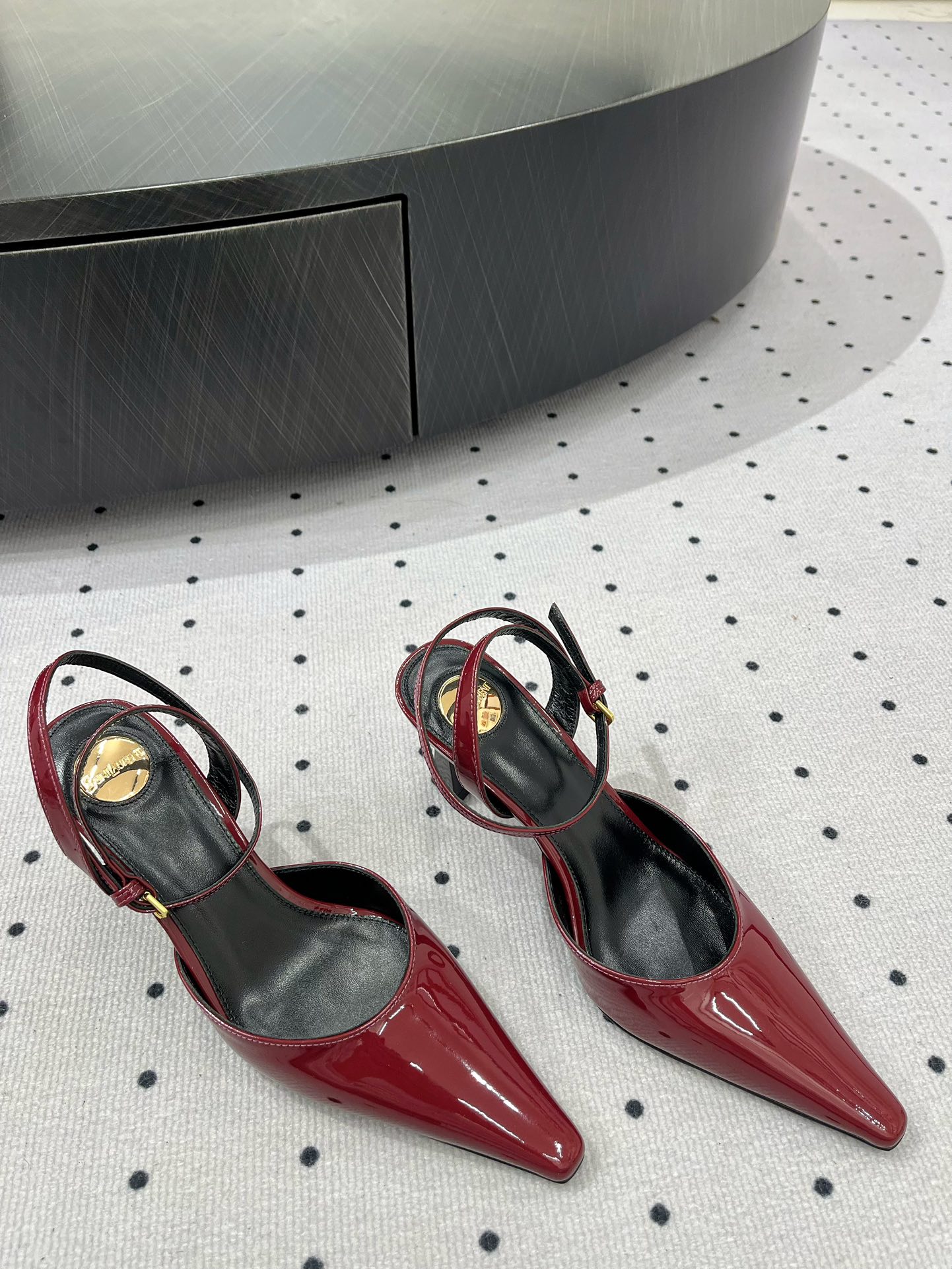 Saint Laurent 一口价 𝑺𝒂𝒊𝒏 𝑳𝒂𝒖𝒓𝒆𝒏 𝟐5𝑭𝑾 早春新品
