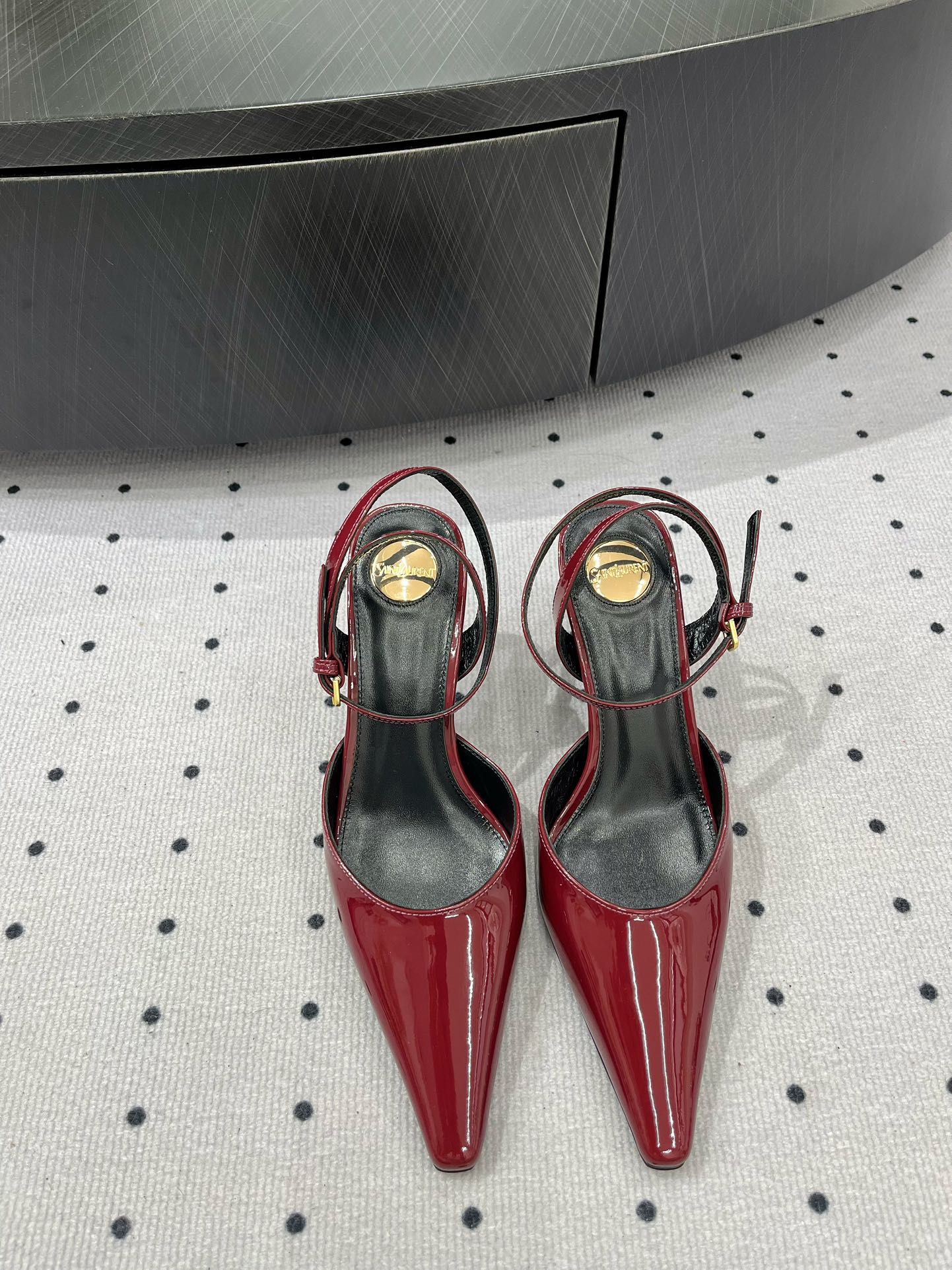 Saint Laurent 一口价 𝑺𝒂𝒊𝒏 𝑳𝒂𝒖𝒓𝒆𝒏 𝟐5𝑭𝑾 早春新品