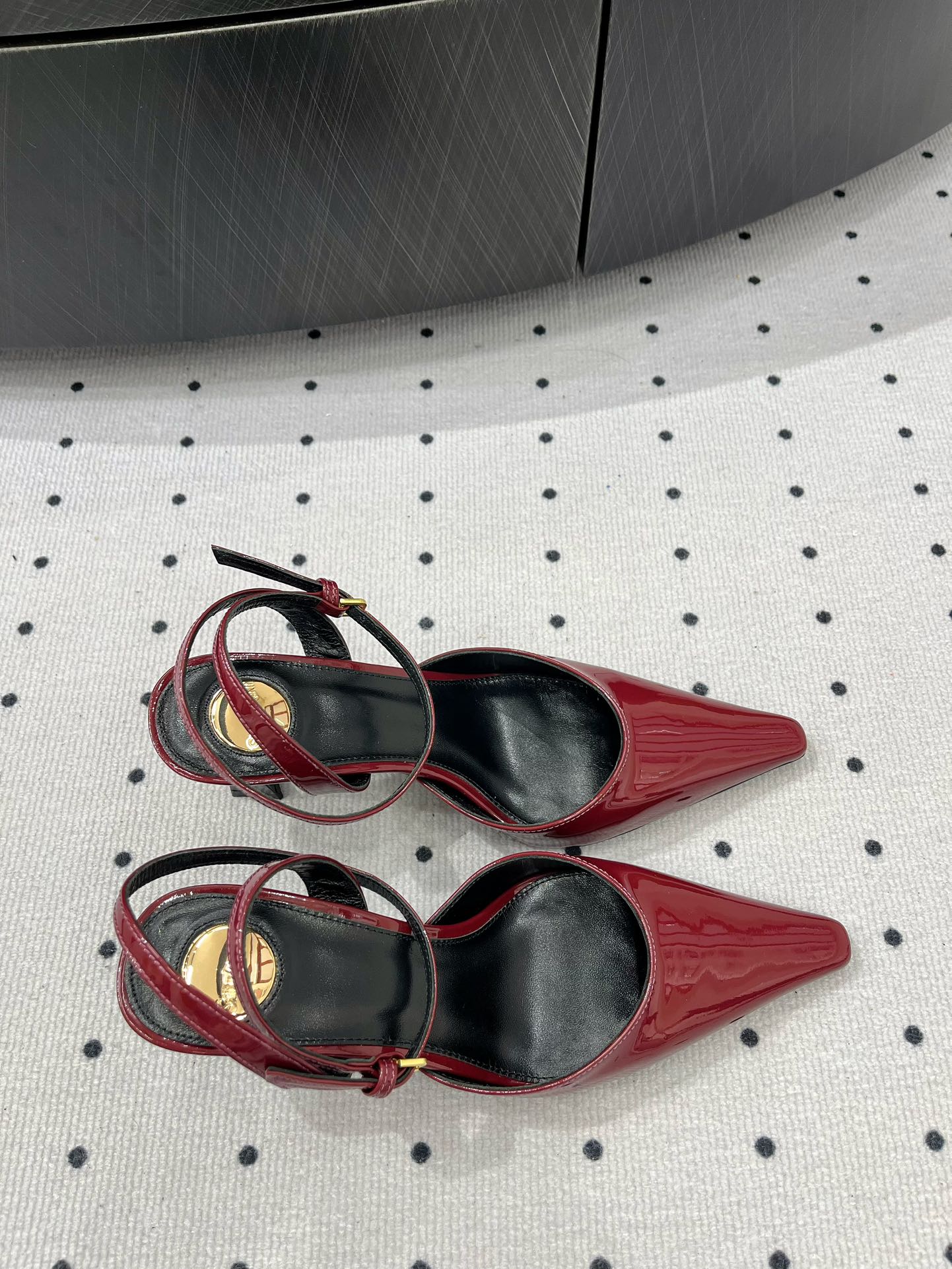 Saint Laurent 一口价 𝑺𝒂𝒊𝒏 𝑳𝒂𝒖𝒓𝒆𝒏 𝟐5𝑭𝑾 早春新品