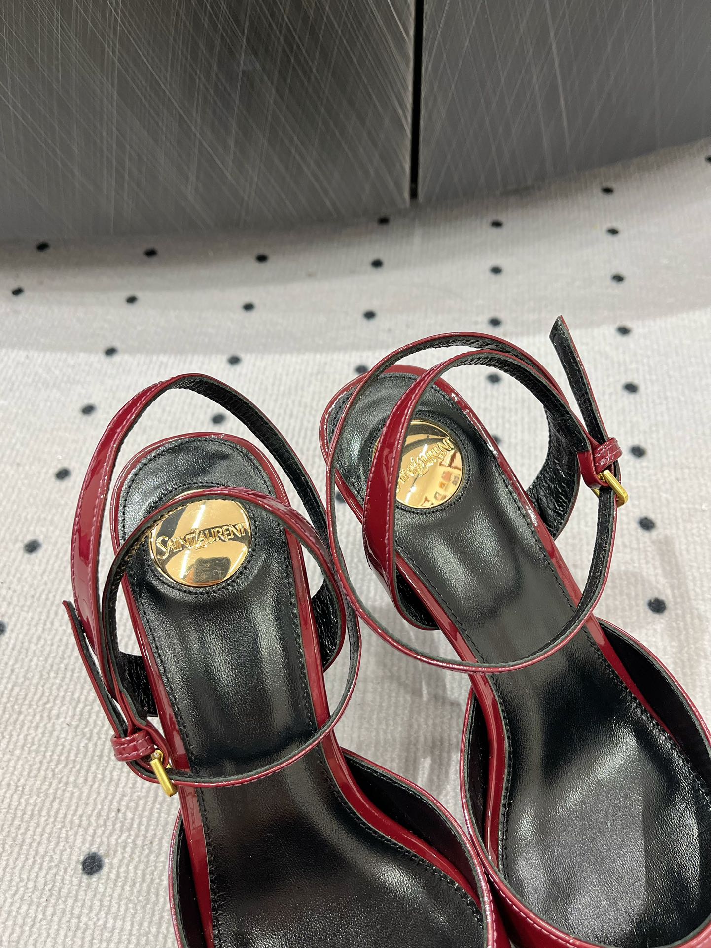 Saint Laurent 一口价 𝑺𝒂𝒊𝒏 𝑳𝒂𝒖𝒓𝒆𝒏 𝟐5𝑭𝑾 早春新品