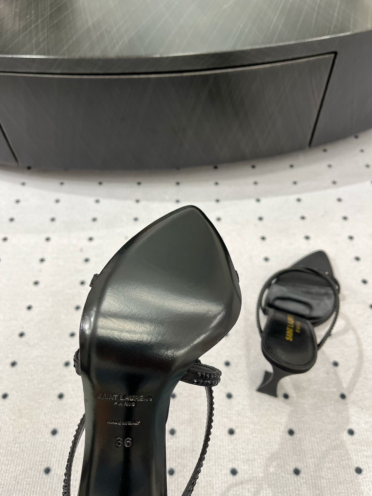 Saint Laurent 𝑺𝒂𝒊𝒏 𝑳𝒂𝒖𝒓𝒆𝒏 𝟐5𝑭𝑾 早春新品