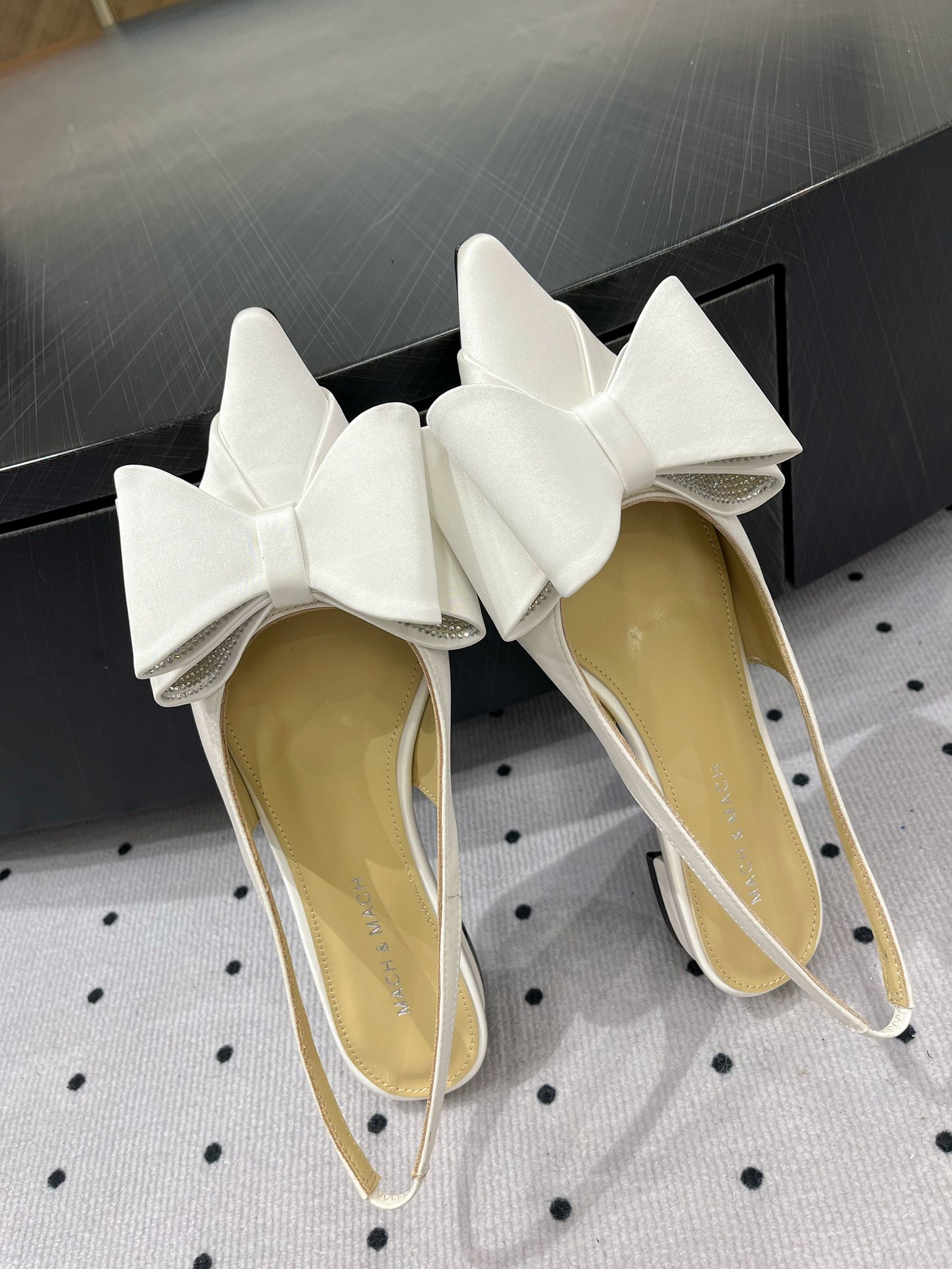 MACH & MACH Women's White Bow Slingback Silk Leather Pointed Toe Flats 10 i1733295922 678 2