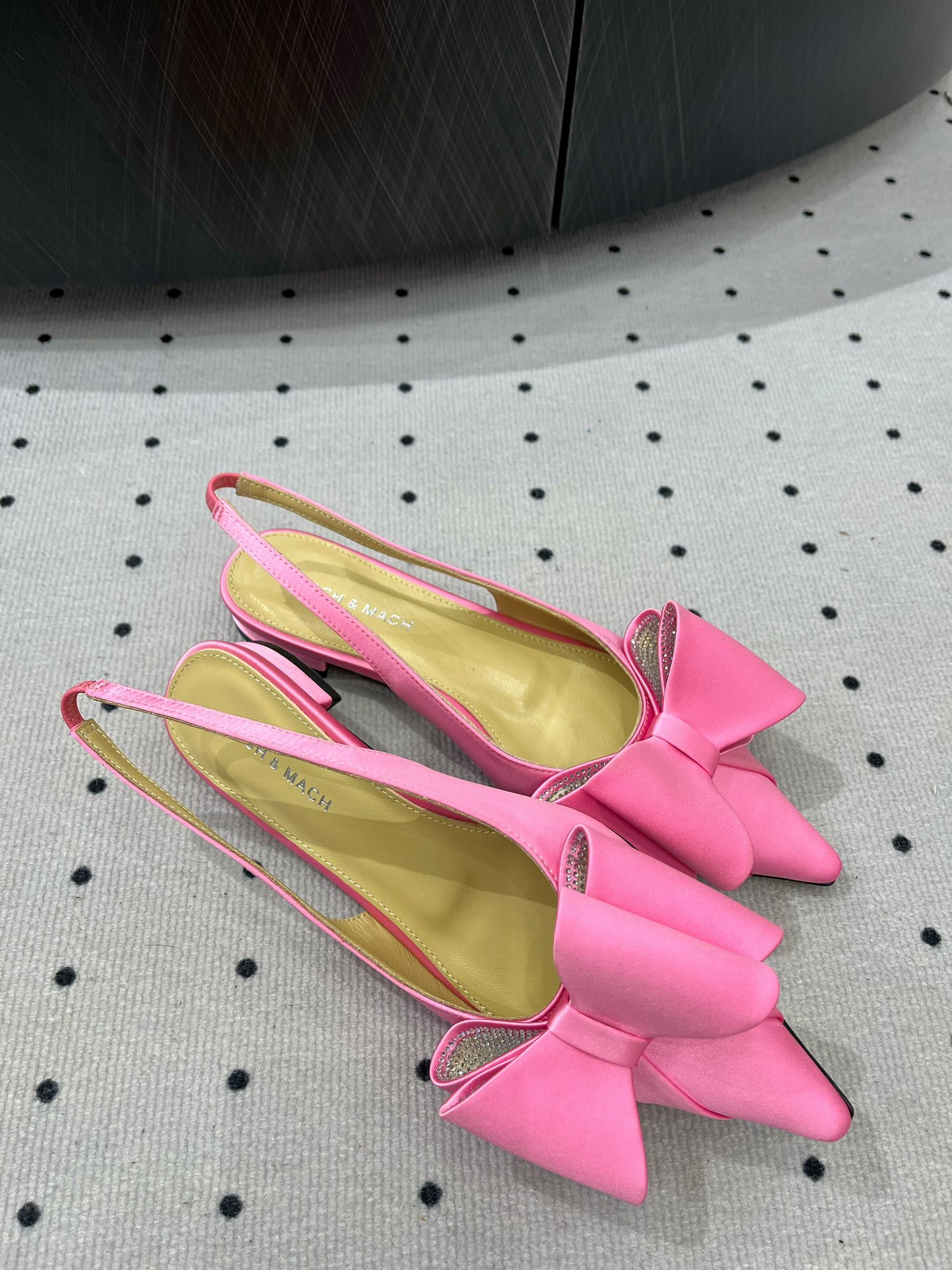 MACH & MACH Pink Silk Slingback Pointed-toe Pumps with Bow Detail 6 i1733296027 1811 8