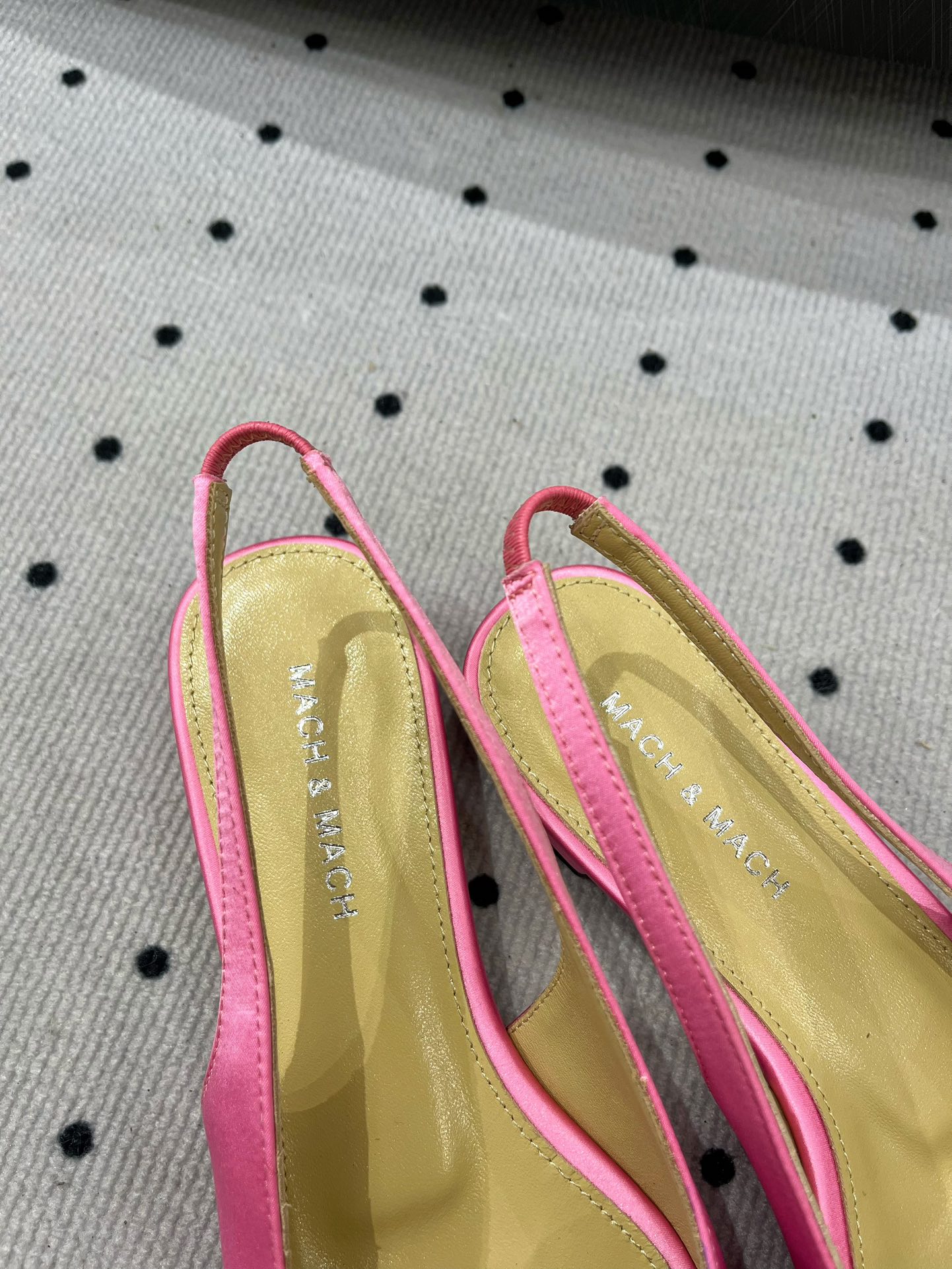 MACH & MACH Pink Silk Slingback Pointed-toe Pumps with Bow Detail 5 i1733296027 218 2