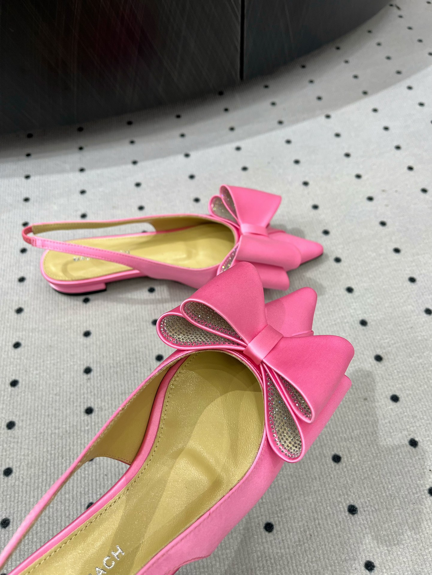 MACH & MACH Pink Silk Slingback Pointed-toe Pumps with Bow Detail 4 i1733296027 4531 5