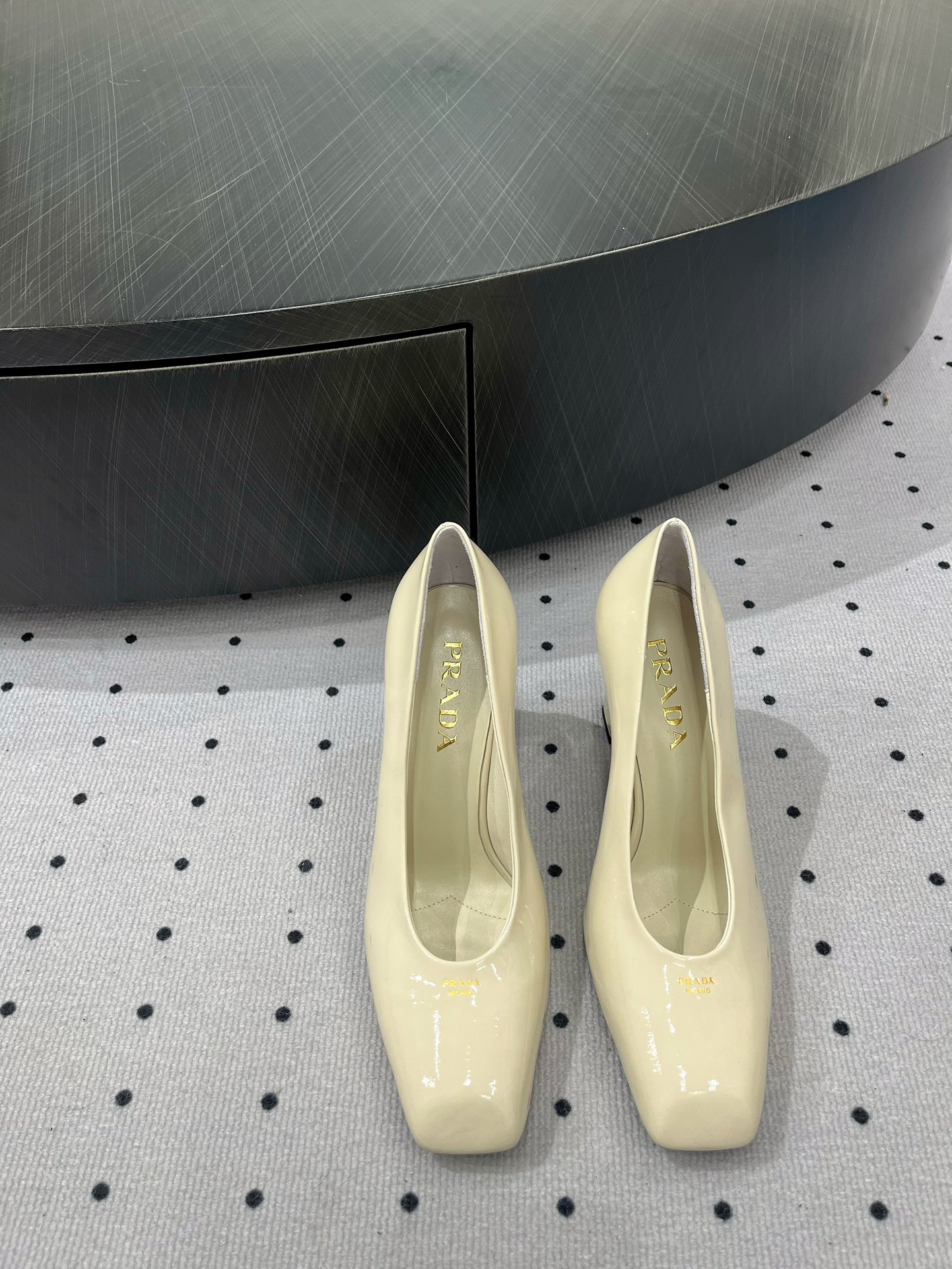 Prada 𝒑𝒓𝒂𝒅𝒂 𝟐𝟓 𝑭𝑾 早春新品