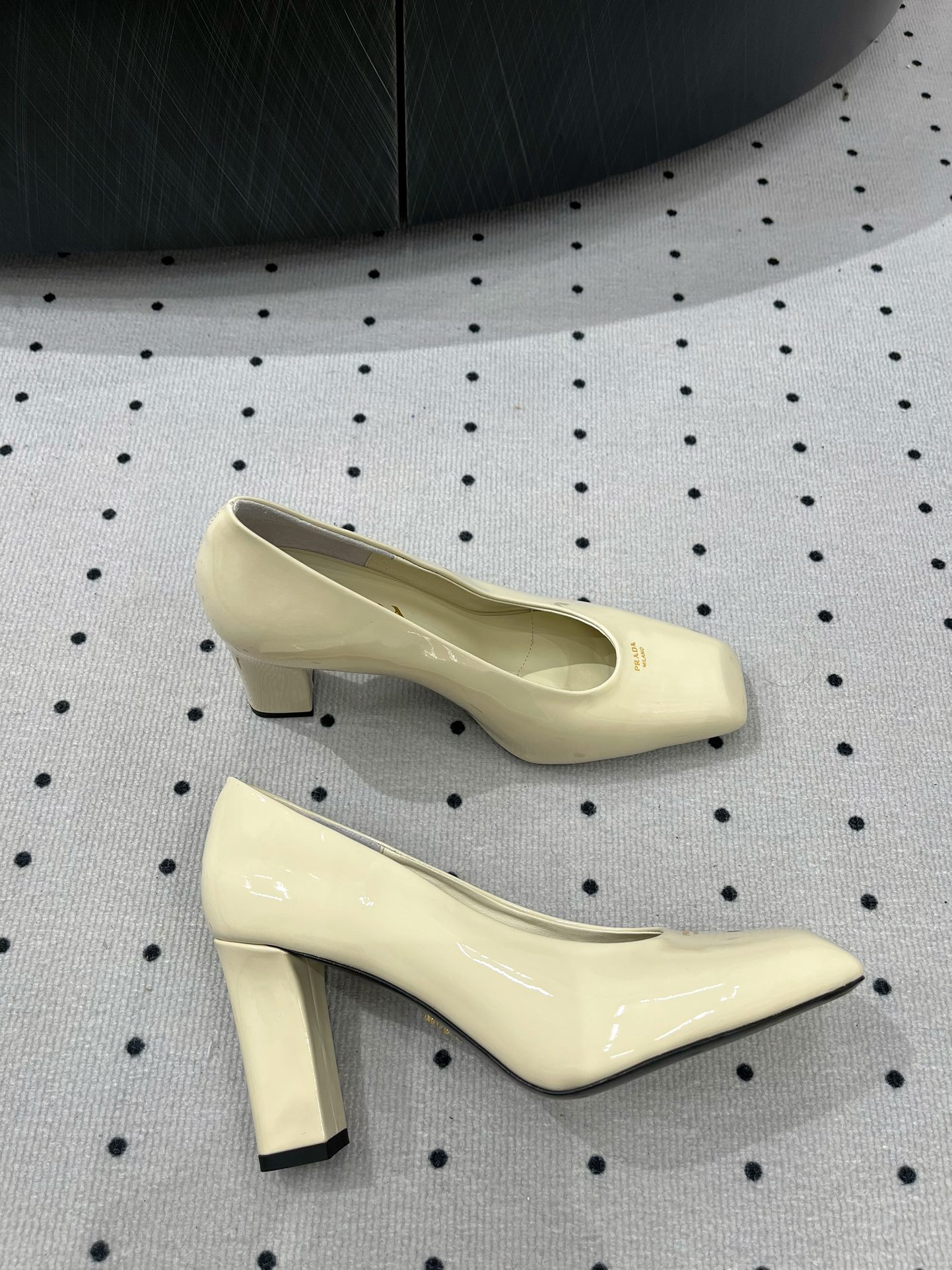 Prada 𝒑𝒓𝒂𝒅𝒂 𝟐𝟓 𝑭𝑾 早春新品