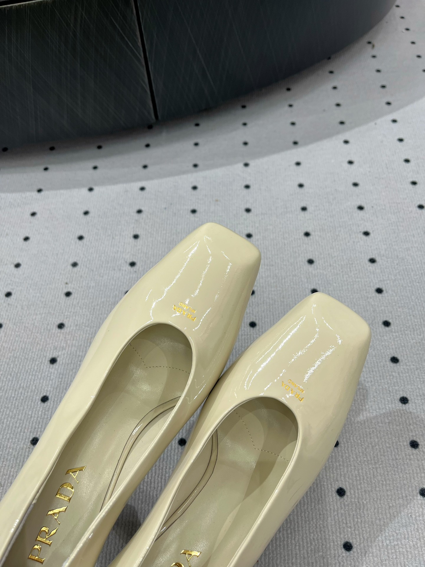 Prada 𝒑𝒓𝒂𝒅𝒂 𝟐𝟓 𝑭𝑾 早春新品
