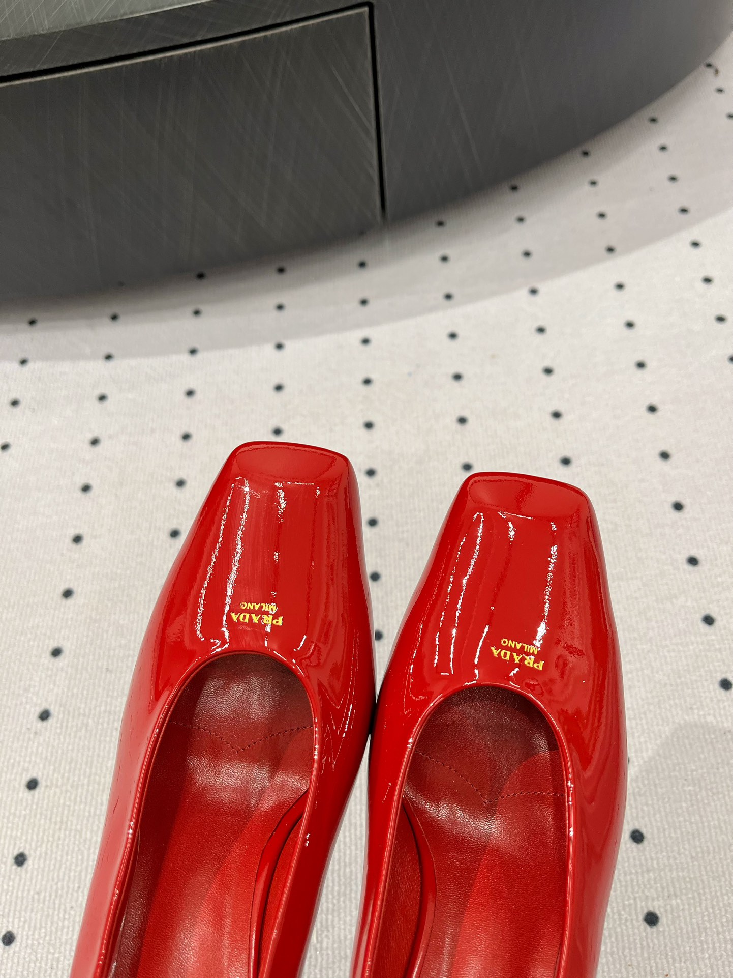 Prada 𝒑𝒓𝒂𝒅𝒂 𝟐𝟓 𝑭𝑾 早春新品
