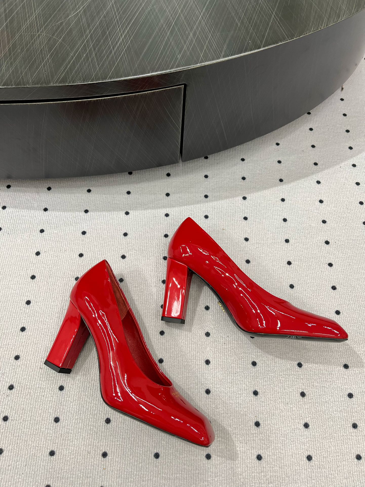 Prada 𝒑𝒓𝒂𝒅𝒂 𝟐𝟓 𝑭𝑾 早春新品