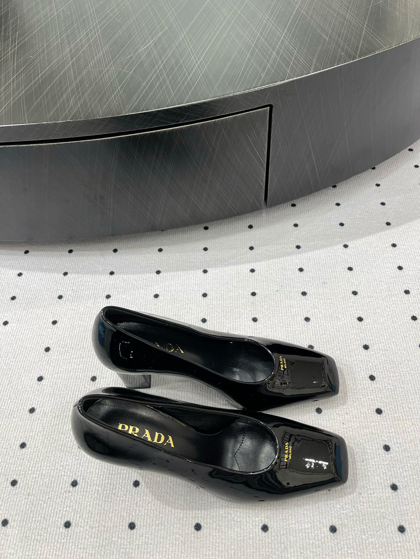 Prada 𝒑𝒓𝒂𝒅𝒂 𝟐𝟓 𝑭𝑾 早春新品