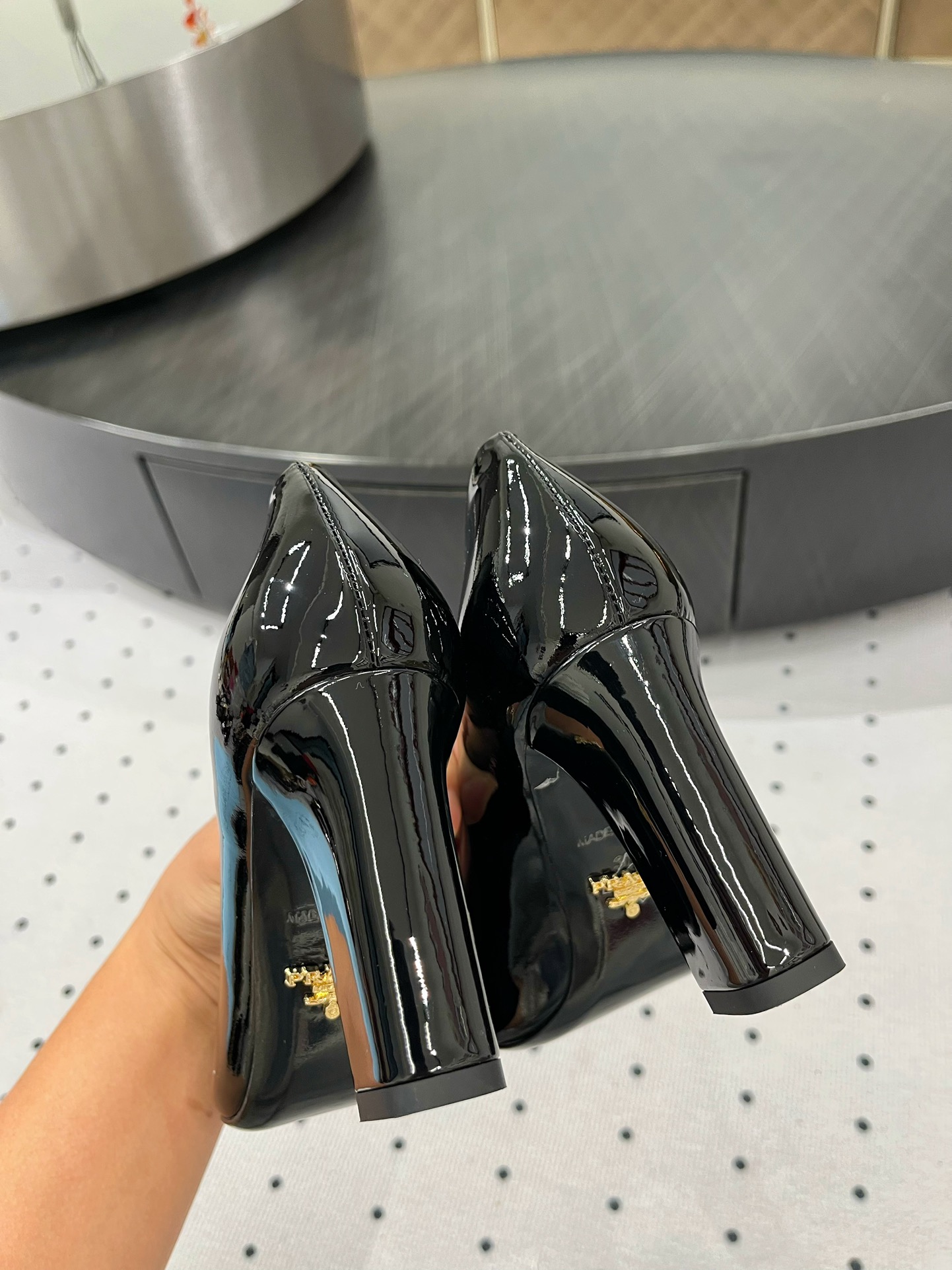 Prada 𝒑𝒓𝒂𝒅𝒂 𝟐𝟓 𝑭𝑾 早春新品
