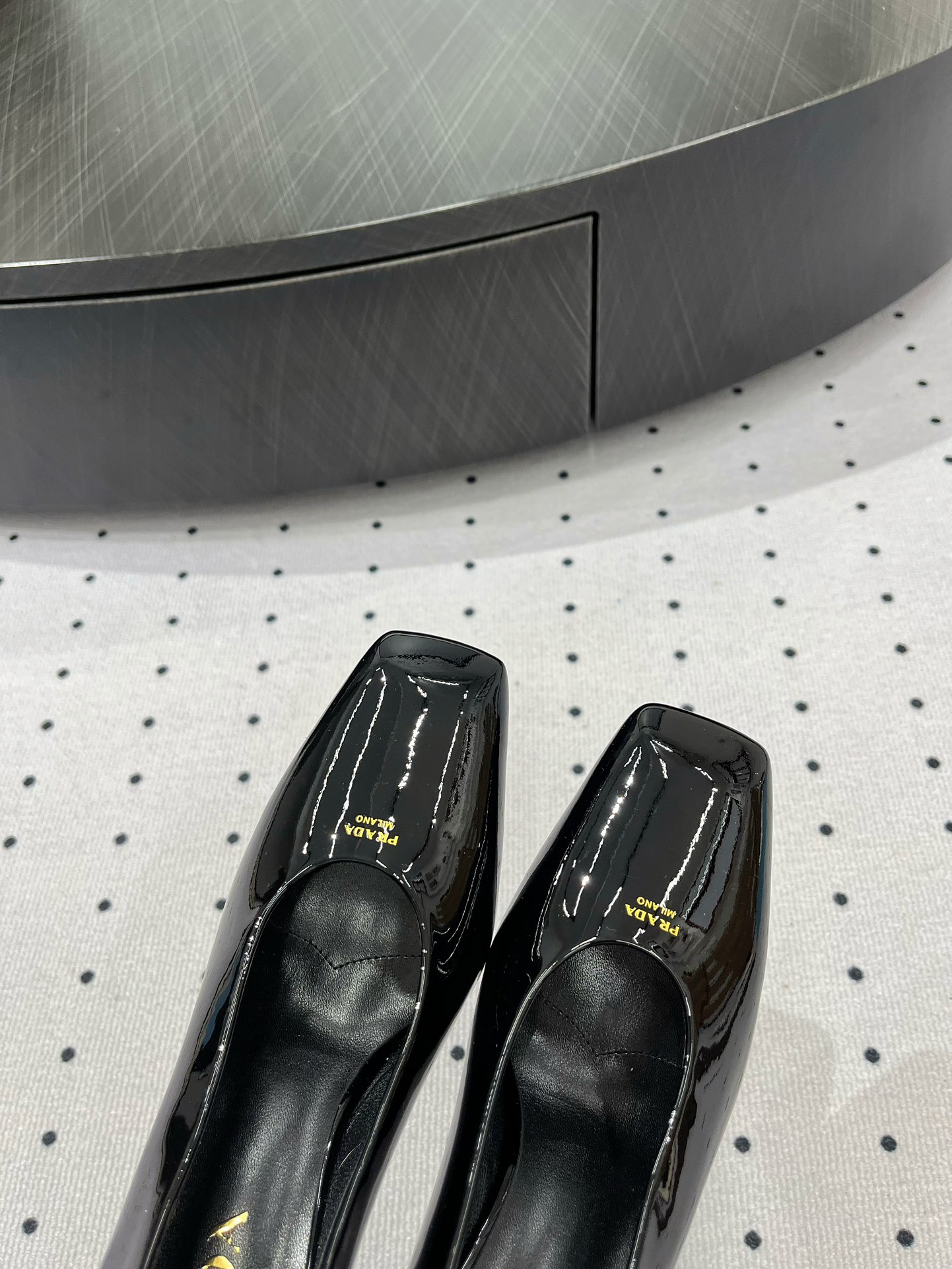 Prada 𝒑𝒓𝒂𝒅𝒂 𝟐𝟓 𝑭𝑾 早春新品
