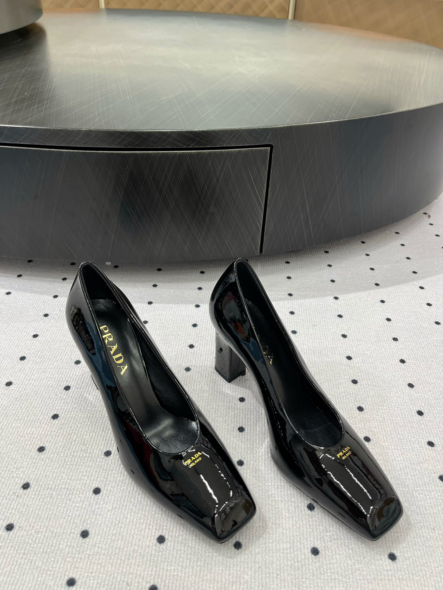 Prada 𝒑𝒓𝒂𝒅𝒂 𝟐𝟓 𝑭𝑾 早春新品