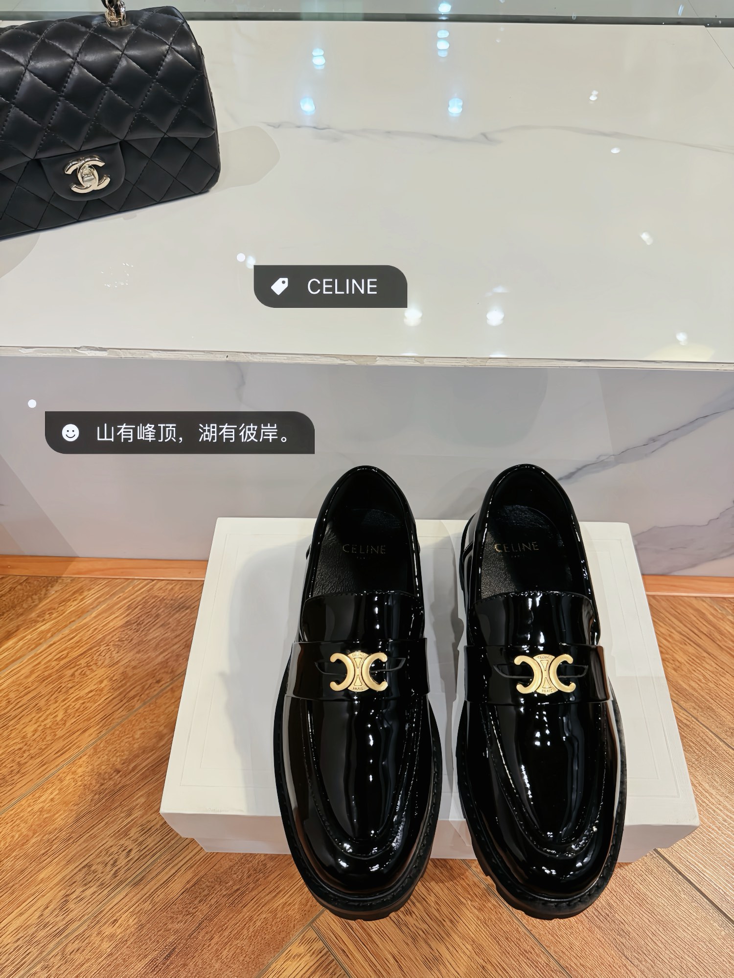 NO:129545,Classic upgrade ★Fabric Patent leather Inner Sheepskin Sole Ultra-light foam sole Elegant style Create a different feeling Heel height 3 cm Special packaging Simple and elegant style!  show bdetails ————————————— ⊿size. ｜35-39 (40 41 customization), loafers, loafers, sheepskin19860909经典款升级 ★面料 漆皮 内里 羊皮 鞋底 超轻发泡底 优雅风格 创造不一样的感觉 跟高 3 cm 专柜包装 简约气质款式！ show bdetails ————————————  ⊿size. ｜35-39（40 41定制),乐福鞋,loafers,sheepskin,Women's Shoes