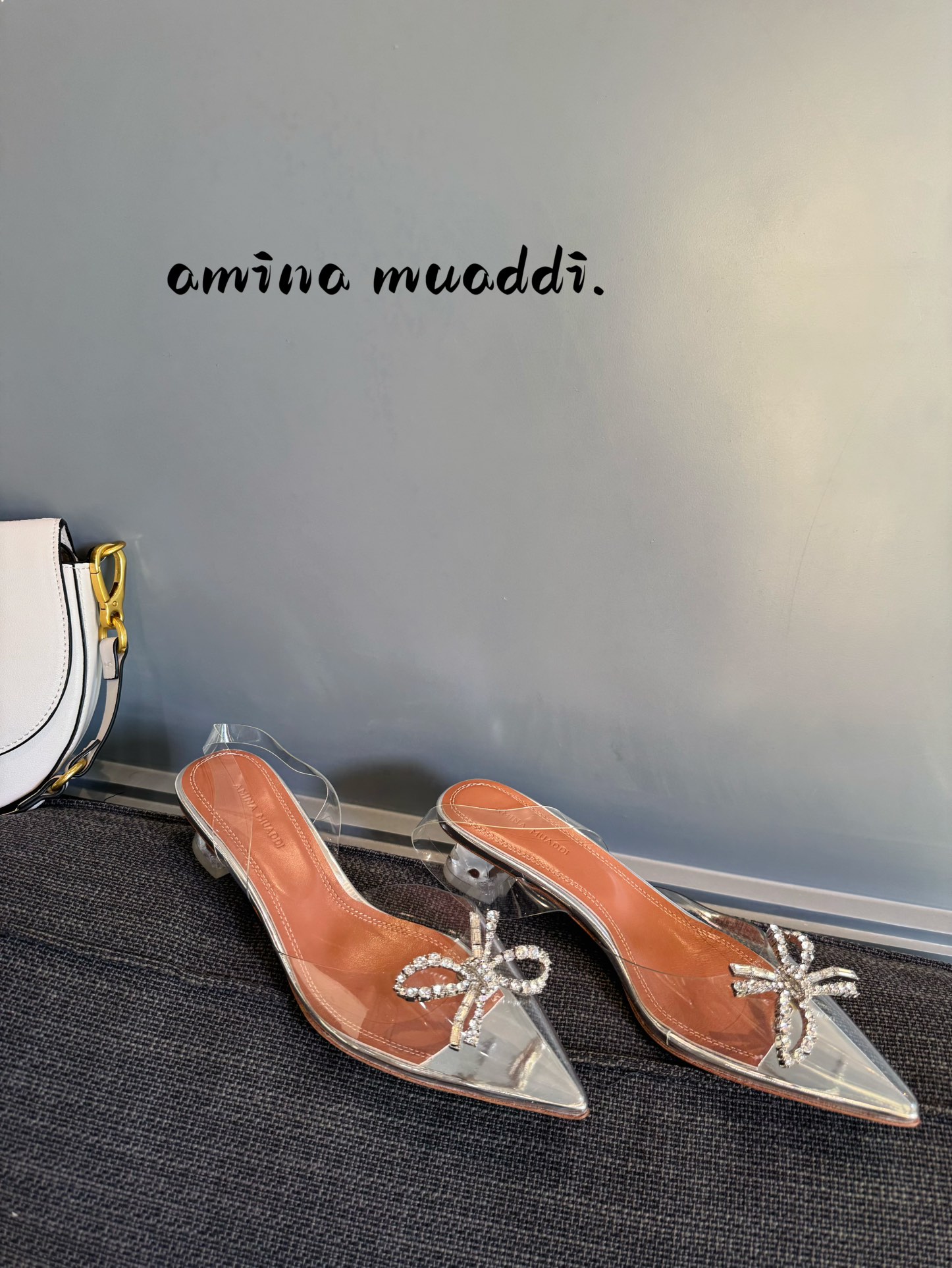 NO:172076,& · Upgraded version ★Imported pvc lining sheepskin sole cowhide sole (injection molding) can be salty or sweet Minimalist style, extremely beautiful, 2.5 cm heel height, counter packaging, simple and elegant style!  show bdetails —————————————— ⊿size. ｜35-39 (40 41 42 customization), sandals, sandals, cowhide, sheepskin19860909＆ ·  升级版 ★进口 pvc 内里 羊皮 鞋底 牛皮大底（注塑） 可咸可甜 极简风格 美到极致 跟高2.5 cm 专柜包装 简约气质款式！ show bdetails ————————————  ⊿size. ｜35-39（40 41 42 定制）,凉鞋,sandals,cowhide,sheepskin,Women's Shoes