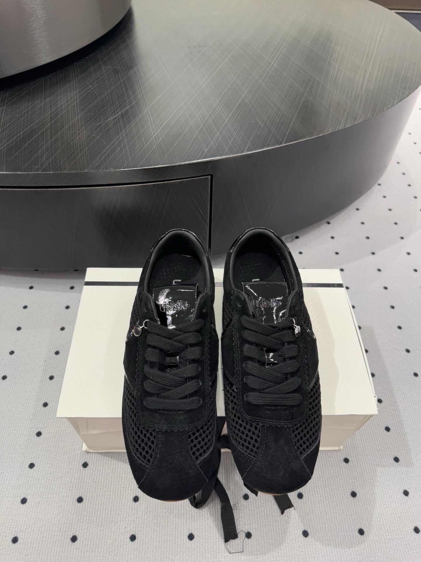 NO:226406,New products are on sale, fabric, ox fleece, inner, sheepskin, sole, rubber sole, elegant style, create a different feeling, heel height 2cm, counter packaging, simple and elegant style!  show bdetails ———————————— size. ｜35-40, casual shoes/sneakers, sneakers, sheepskin19860909新品发售  面料 牛反绒  内里 羊皮 鞋底 橡胶底  优雅风格 创造不一样的感觉 跟高 2cm 专柜包装  简约气质款式！ show bdetails ———————————— size. ｜35-40,休闲鞋/运动鞋,sneakers,sheepskin,Women's Shoes