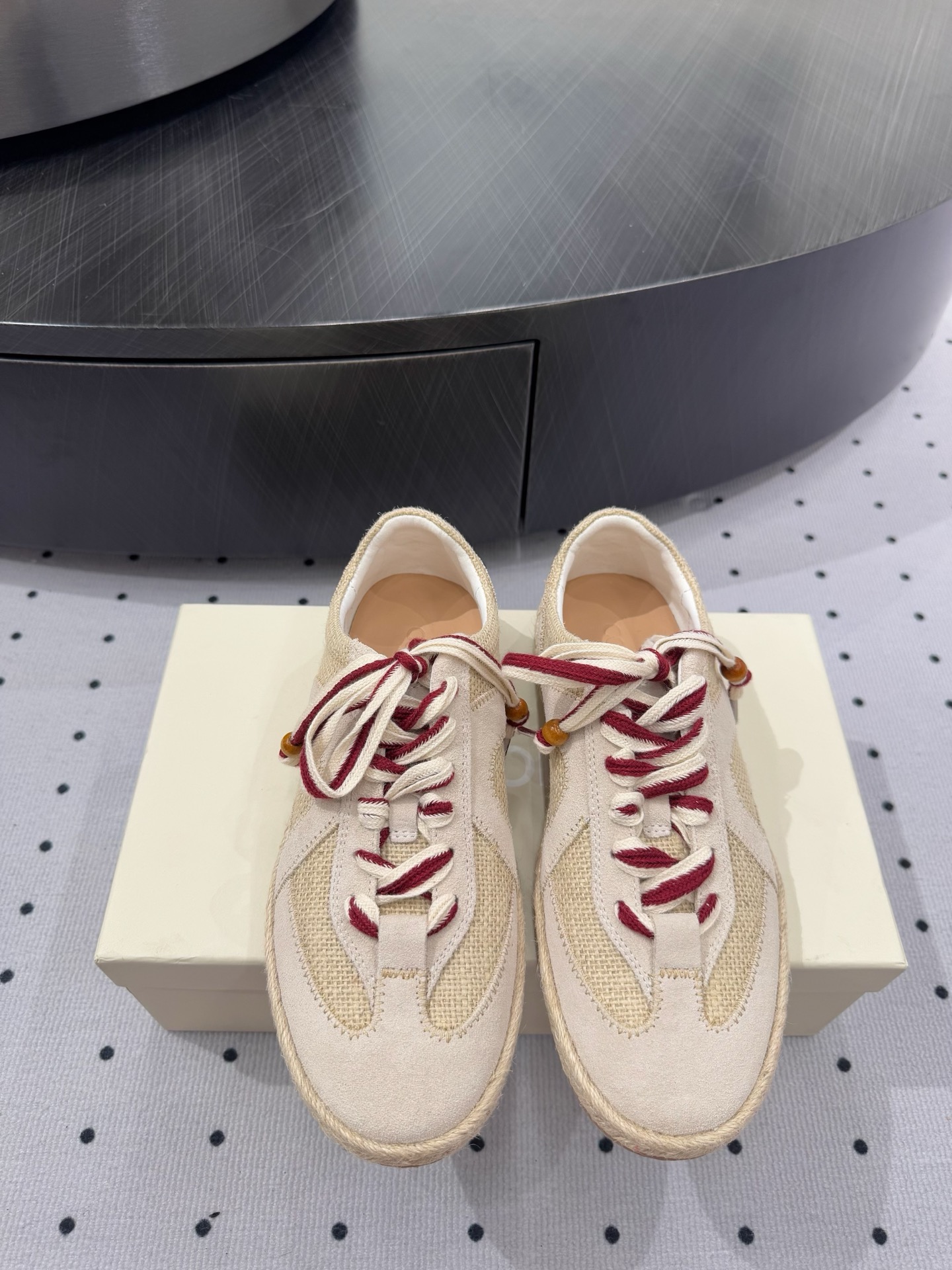 NO:226397,New products are on sale, fabric, ox back velvet, inner, sheepskin, sole, hemp rope, rubber sole, elegant style, create a different feeling, heel height 2cm, counter packaging, simple and elegant style!  show bdetails ———————————— size. ｜35-40, casual shoes/sneakers, sneakers, sheepskin19860909新品发售  面料 牛反绒  内里 羊皮 鞋底 麻绳 橡胶底  优雅风格 创造不一样的感觉 跟高 2cm 专柜包装  简约气质款式！ show bdetails ———————————— size. ｜35-40,休闲鞋/运动鞋,sneakers,sheepskin,Women's Shoes