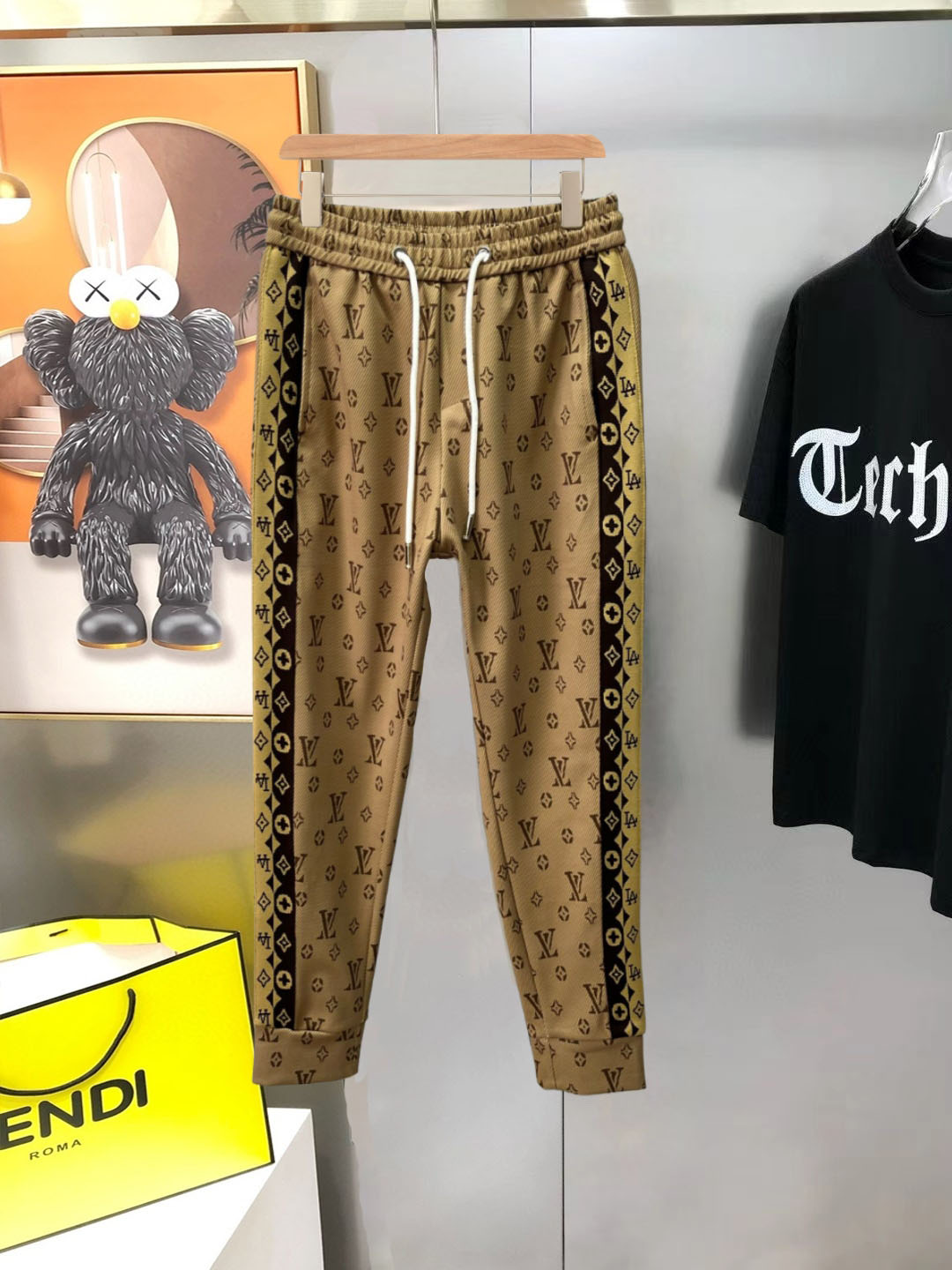 P155 LV Louis Vuitton💥Versión de alta gama🔥¡Disponible exclusivamente para pantalones casuales nuevos! Los tejidos he…