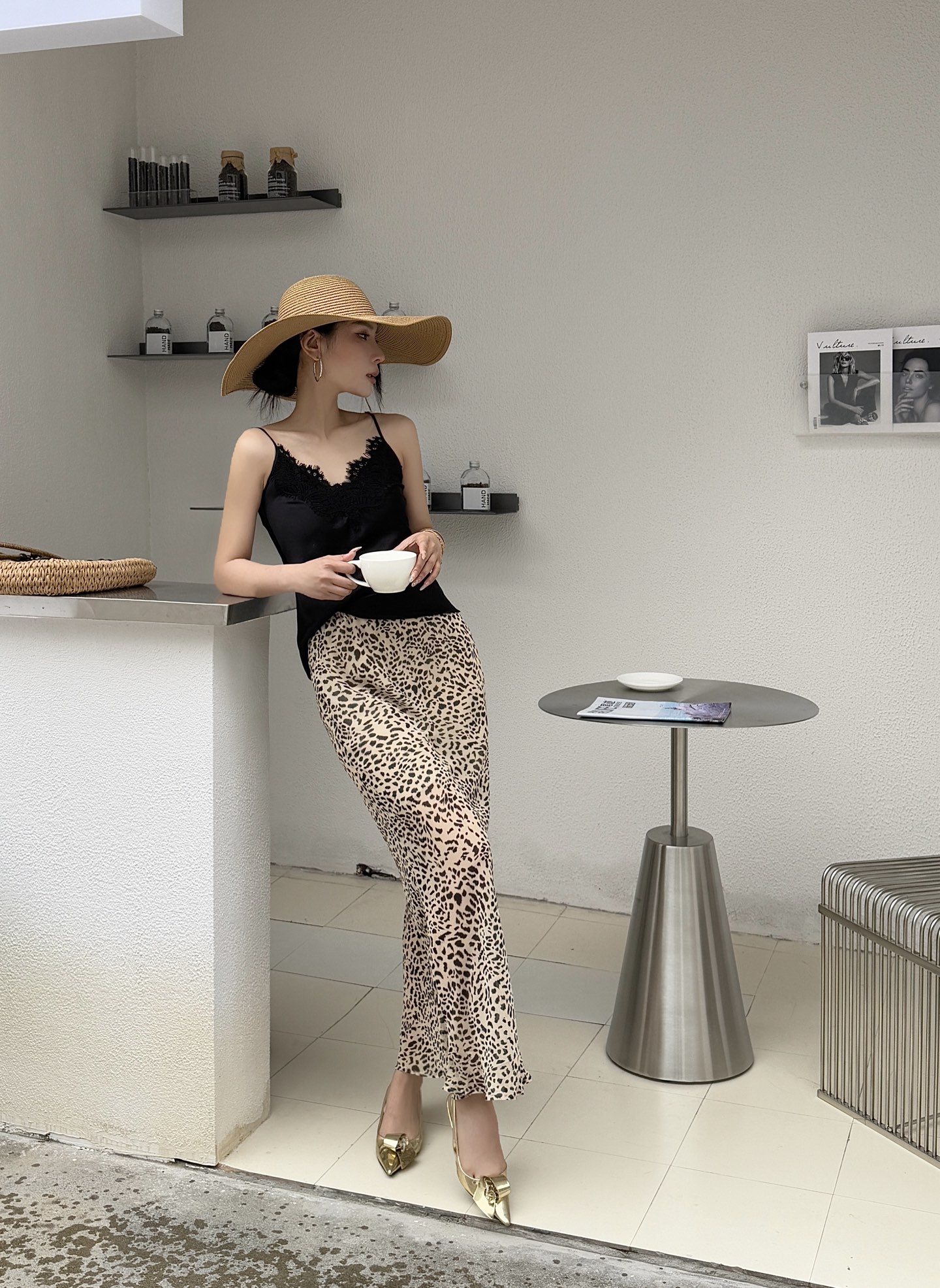“High-Quality Women’s Suit Packaged with YSL, Korean Fragrance Tweezed Skirt Collection” - 图片 3