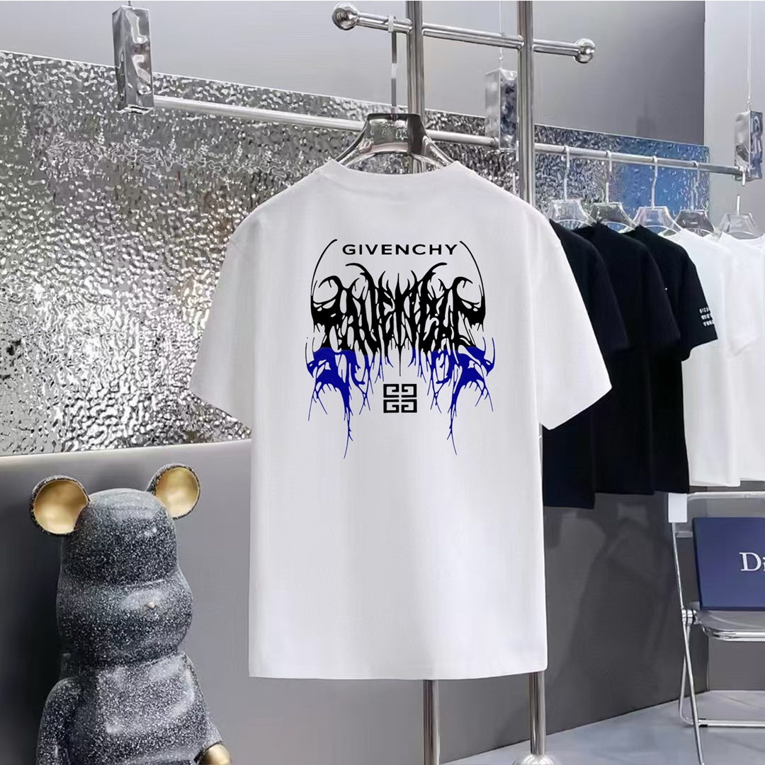 💰80
 GIVENCHY    纪梵希印花圆短袖T恤
1:1对版面料300克毛圈高克重百分百纯棉 提前做过预缩水1×1双纱洗一辈子都不会变形的 男女同款 官网细节 字母logo印花 三标齐全 防潮纸 区别市场通货 随意对比 
OXS版型 最大可穿200斤无压力 上身舒服有型

颜色：黑色，白色，杏色，红色，烟灰色
尺码：XS-L
