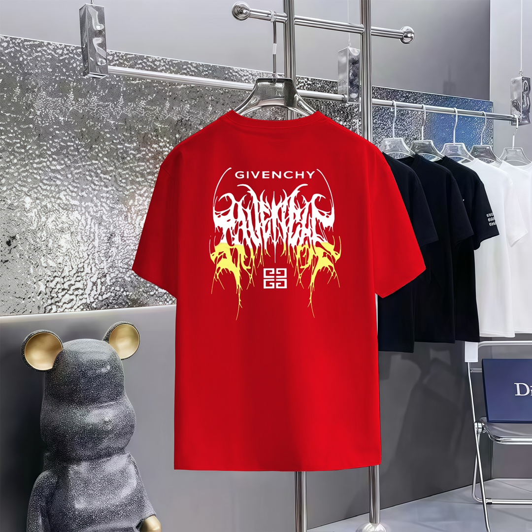 💰80
 GIVENCHY    纪梵希印花圆短袖T恤
1:1对版面料300克毛圈高克重百分百纯棉 提前做过预缩水1×1双纱洗一辈子都不会变形的 男女同款 官网细节 字母logo印花 三标齐全 防潮纸 区别市场通货 随意对比 
OXS版型 最大可穿200斤无压力 上身舒服有型

颜色：黑色，白色，杏色，红色，烟灰色
尺码：XS-L