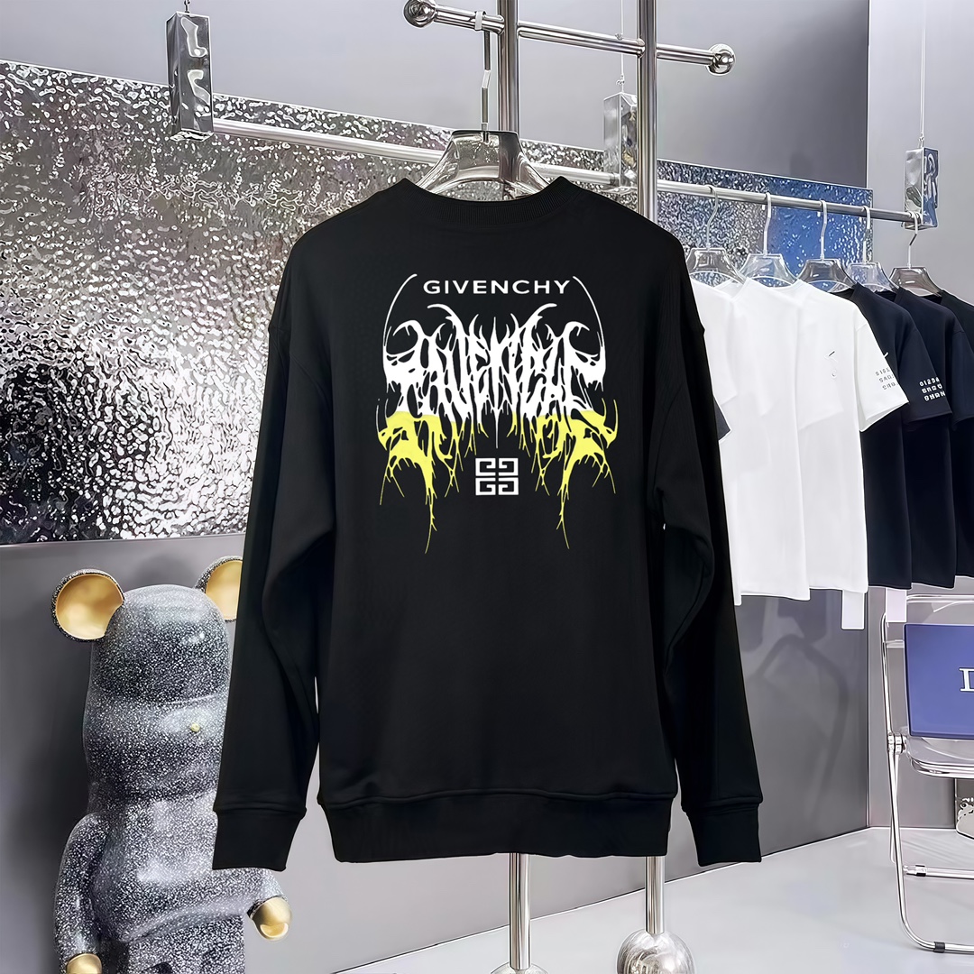 💰105   
 GIVENCHY    纪梵希印花圆领毛圈卫衣
1:1对版面料420克毛圈高克重百分百纯棉 提前做过预缩水1×1双纱洗一辈子都不会变形的 男女同款 官网细节 字母logo印花 三标齐全 防潮纸 区别市场通货 随意对比 
OXS版型 最大可穿200斤无压力 上身舒服有型

颜色：黑色，白色
尺码：XS-L