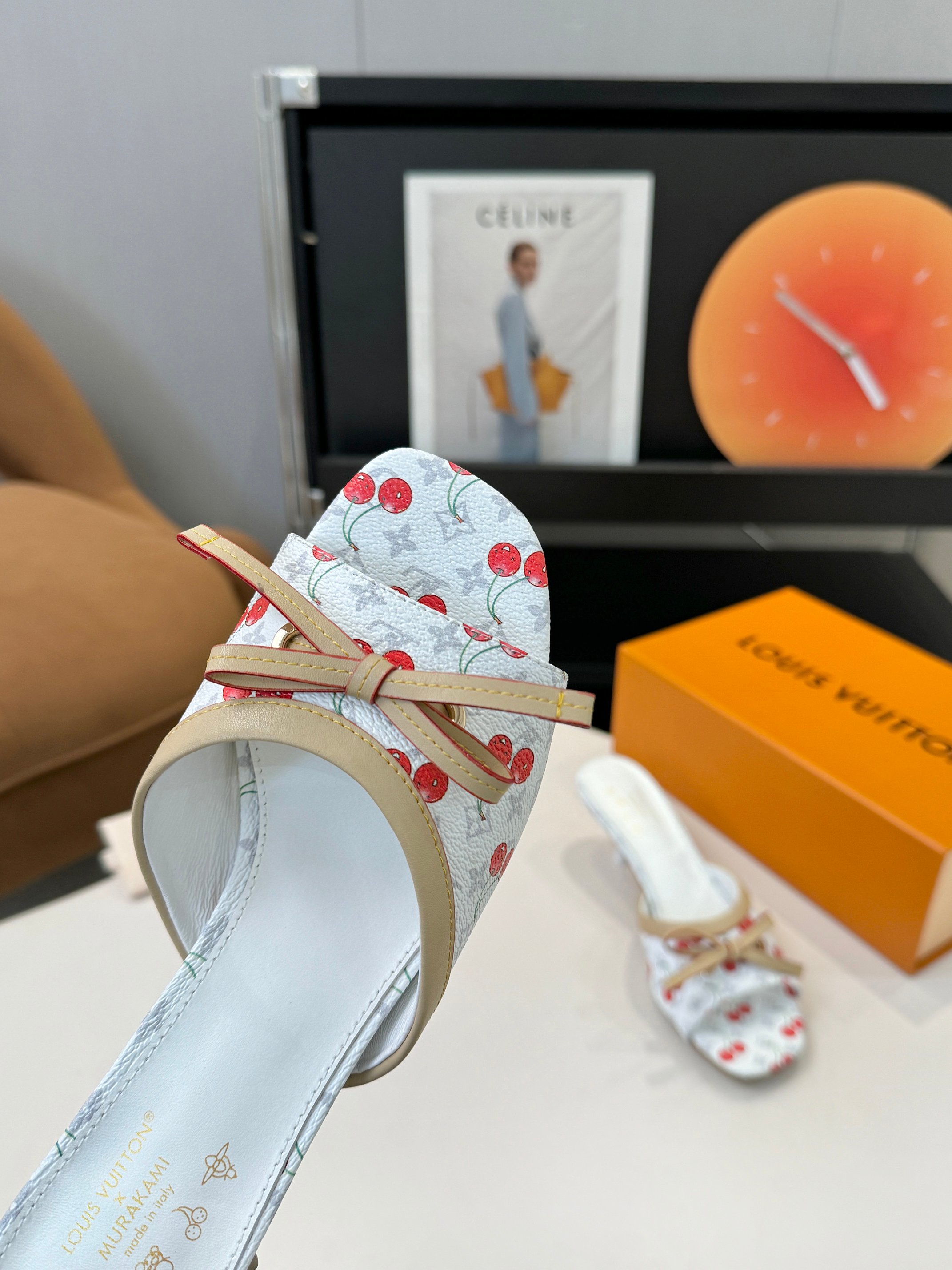 NO:669131,v Home 26 spring new model size 35-43 (35/43 non-refundable) heel height 5.5 and 9.5, rubber sole leather sole plus 30, slippers, slippers19860909v家26春季新款35-43码（35/43不退换）跟高5.5和9.5,橡胶底皮底加30,拖鞋,slippers,Women's Shoes