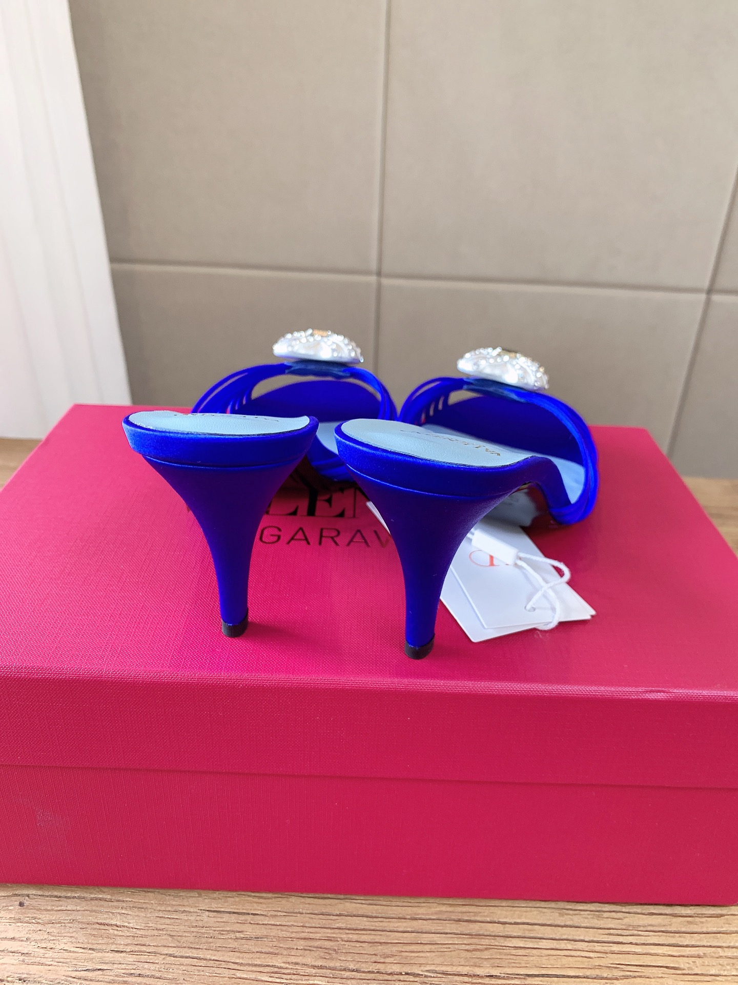 G289 VALENTINO华伦天奴经典凉鞋单鞋春夏VLOGO SIGNATURE鞋型线条流畅.版型超赞上脚舒适.增高. G289 VALENTINO华伦天奴经典凉鞋单鞋春夏VLOGO SIGNATURE鞋型线条流畅.版型超赞上脚舒适.增高.